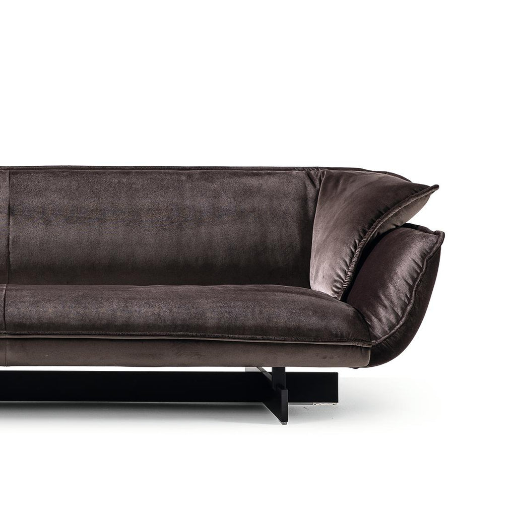 https://a.1stdibscdn.com/patricia-urquiola-beam-sofa-by-cassina-for-sale-picture-5/f_14272/f_312983521668424306183/DET_DET_4025_still_life_divani_catalogo_living_products_2019_550_beam_sofa_system_patricia_urquiola_osaka_13o046_carbone_master.jpg