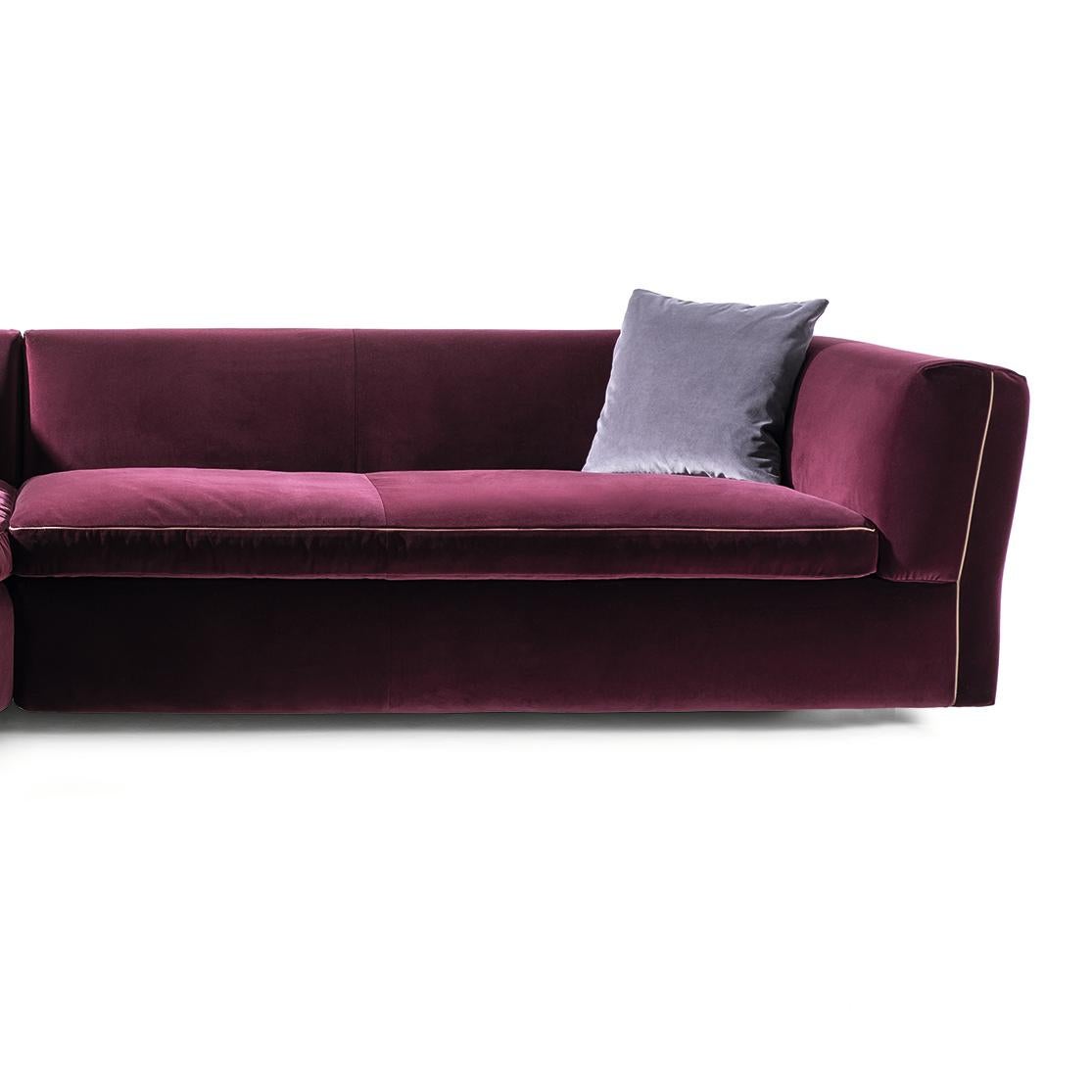 https://a.1stdibscdn.com/rodolfo-dordini-dress-up-sofa-upholsterd-foa-for-sale-picture-5/f_14272/f_302951821662459728315/DET_DET_4508_still_life_divani_catalogo_living_collection_2019_291_dress_up_rodolfo_dordoni_ortigia_13l654_prugna_119_pelle_naturale_zz_13z367_moka_master.jpg