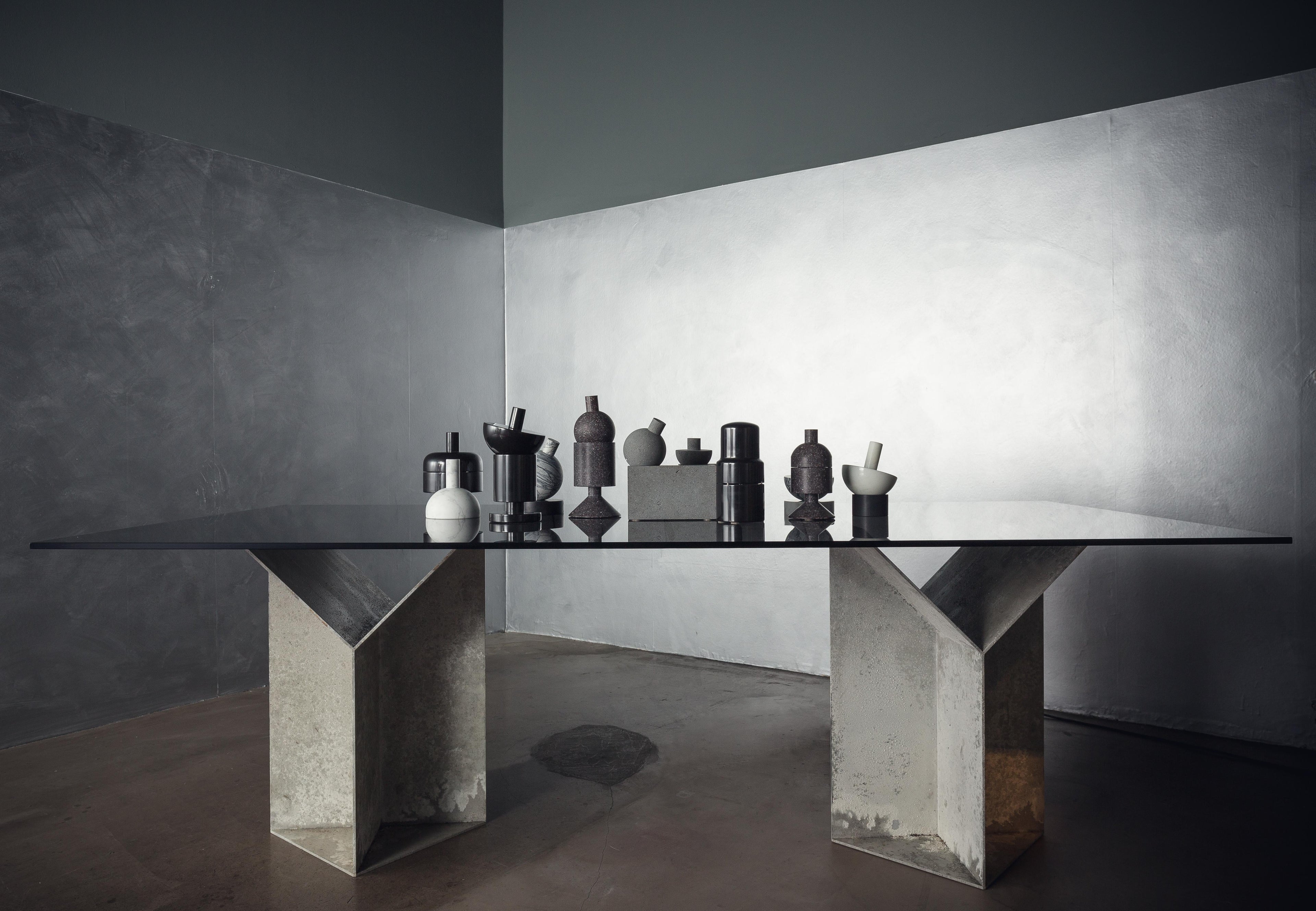 https://a.1stdibscdn.com/pinac-dining-table-by-oeuffice-for-sale-picture-3/f_12192/f_332091221678366035059/DIMOREGALLERY_LIFE_ON_MARS_5_master.jpg