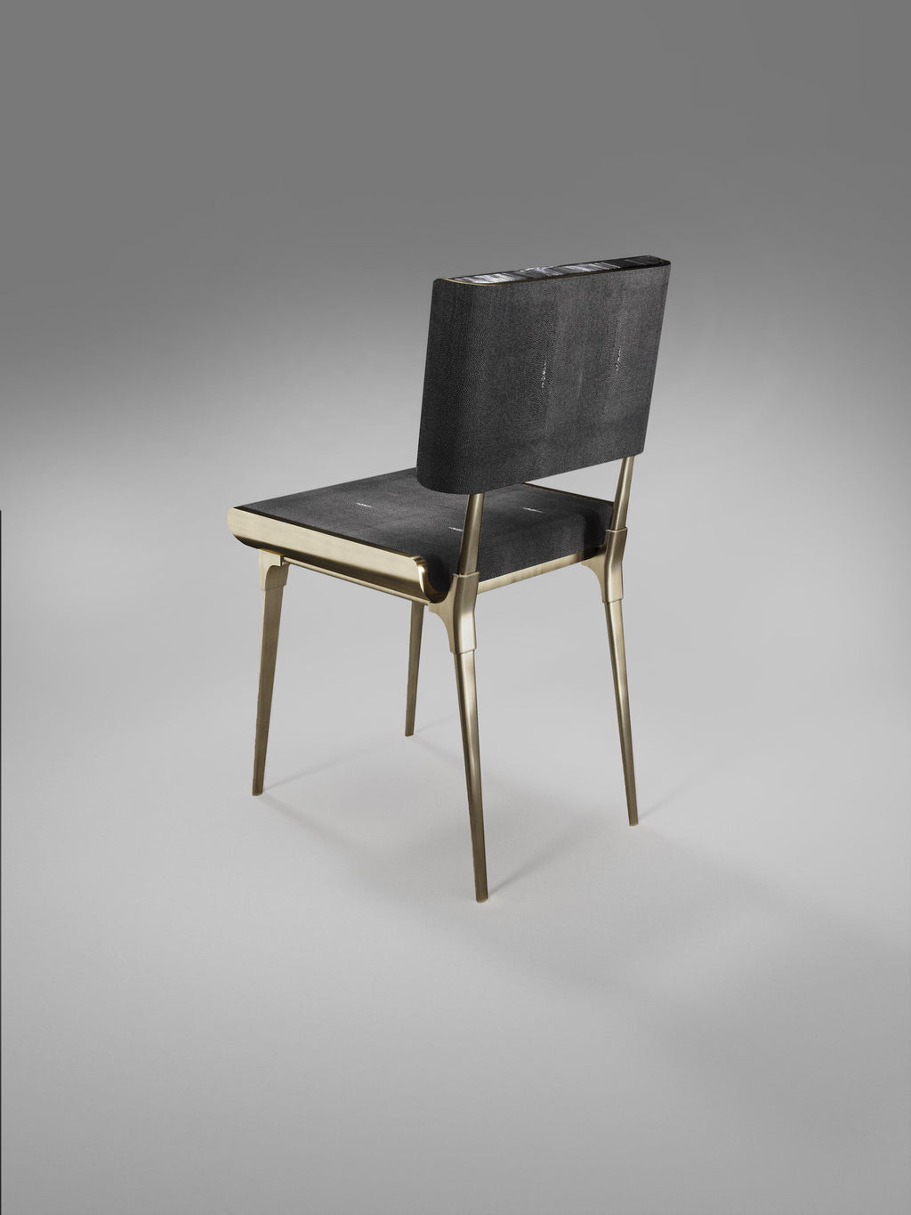 https://a.1stdibscdn.com/shagreen-dining-chair-with-bronze-patina-brass-details-by-kifu-paris-for-sale-picture-2/f_45491/f_241397121623489090957/DINING_OPT_010001_Re_cupe_re_2_copy_master.jpg