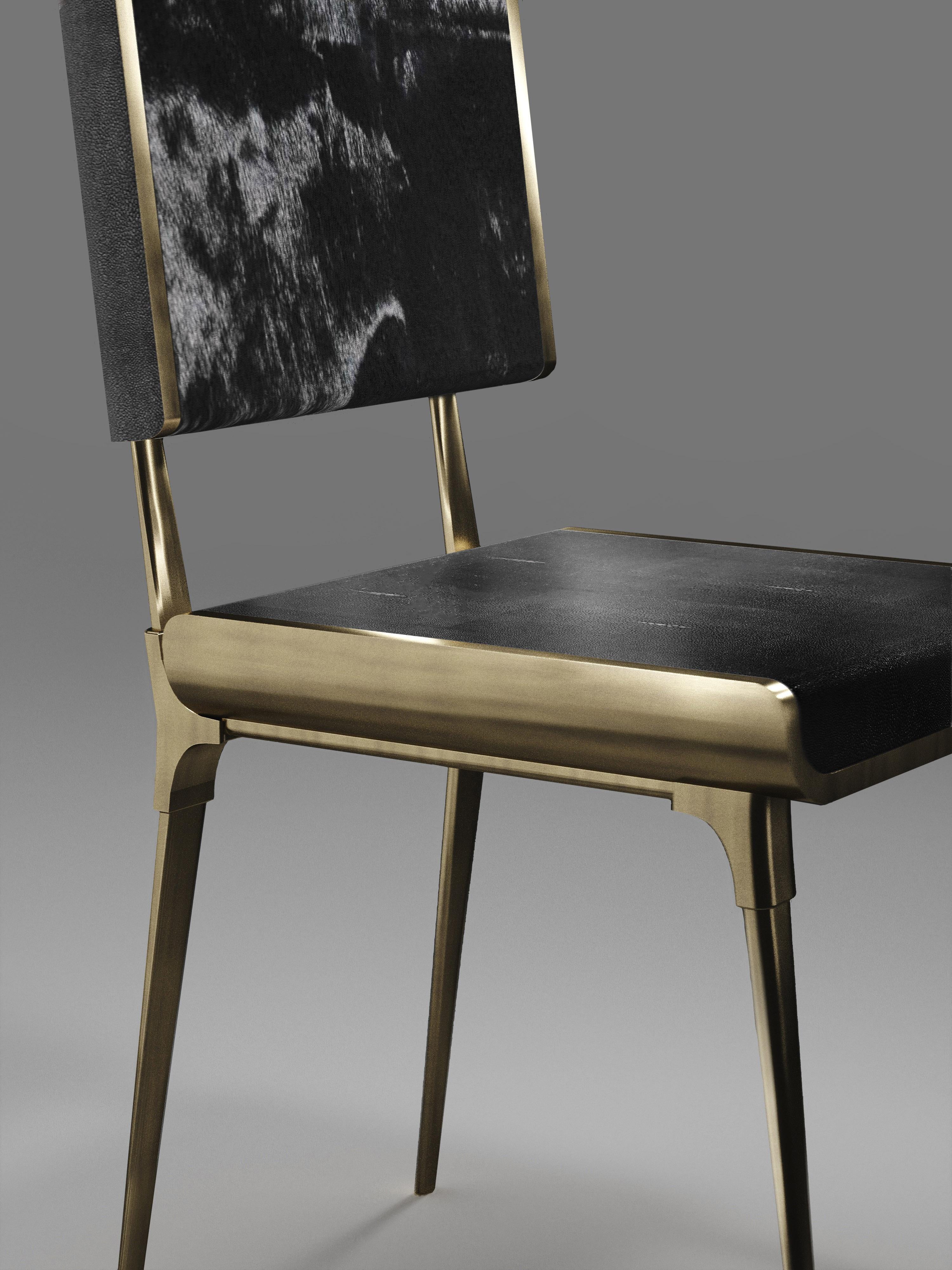 https://a.1stdibscdn.com/shagreen-dining-chair-with-bronze-patina-brass-details-by-kifu-paris-for-sale-picture-3/f_45491/f_241397121623489091353/DINING_OPT_010004_Re_cupe_re_3_master.jpg