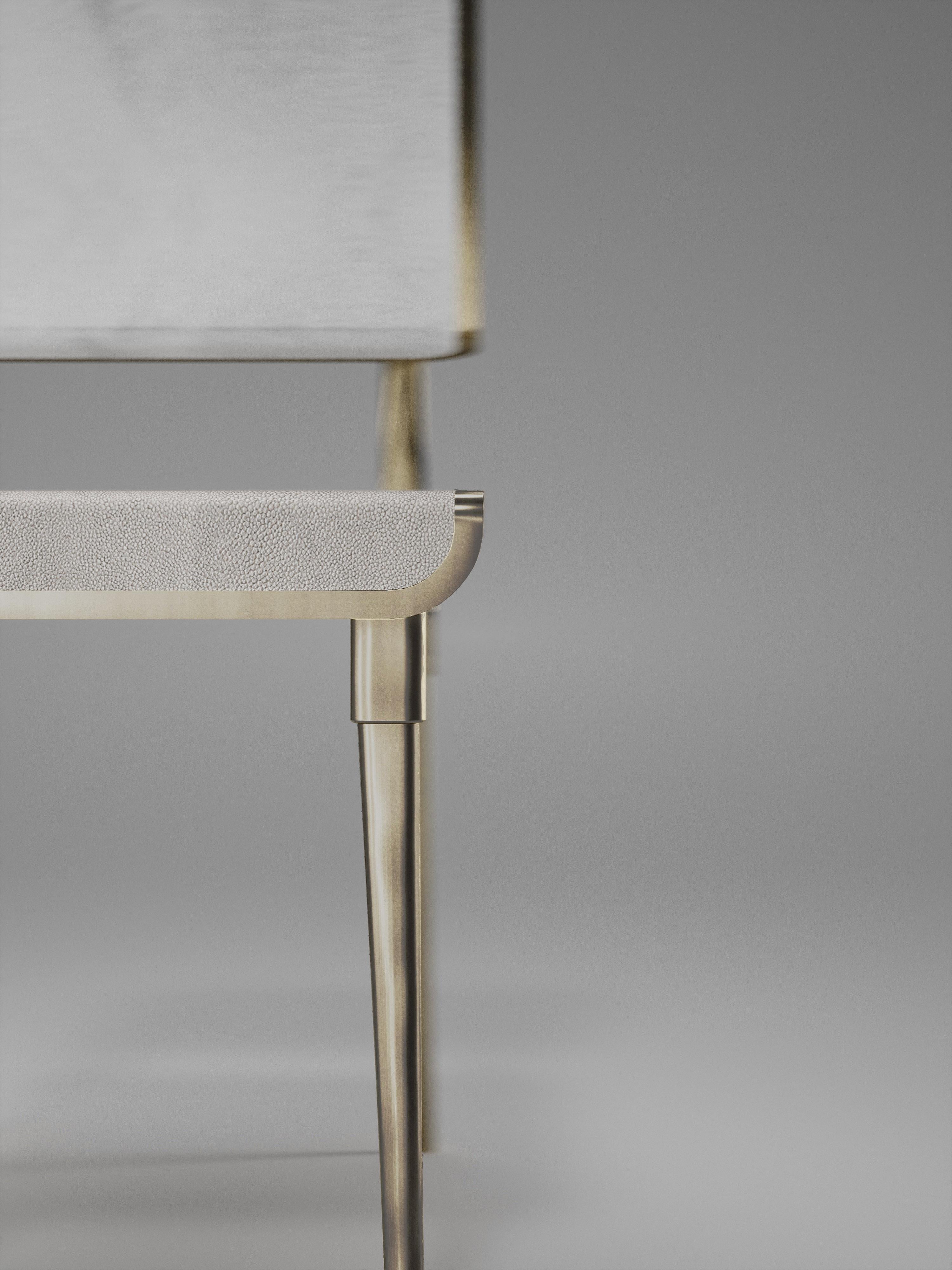 https://a.1stdibscdn.com/shagreen-dining-chair-with-bronze-patina-brass-details-by-kifu-paris-for-sale-picture-8/f_45491/f_240504521623487770899/DINING_OPT_010009_Re_cupe_re__master.jpg