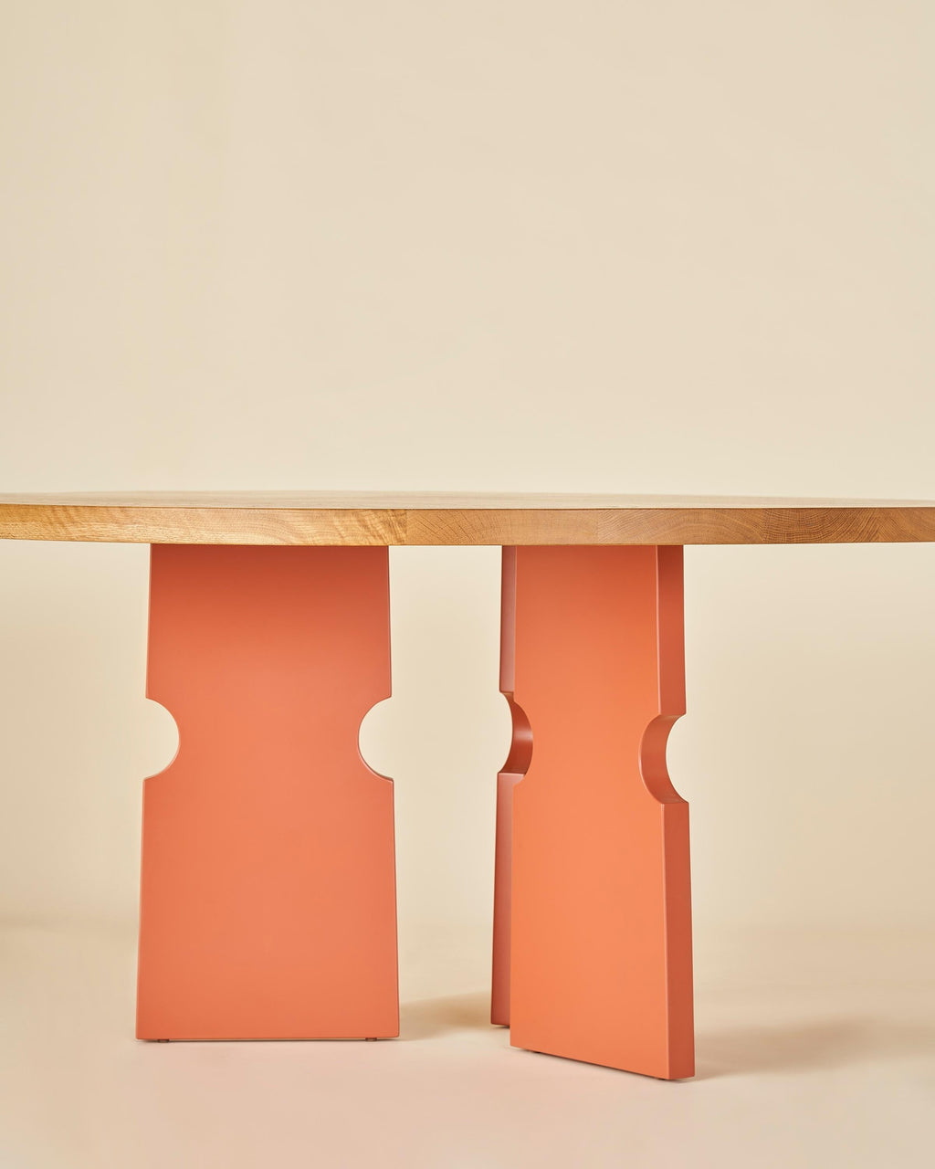 https://a.1stdibscdn.com/chatsworth-pedestal-dining-table-for-sale-picture-2/f_91342/f_357707621692396603872/DINING_TABLE_01_0120_master.jpg