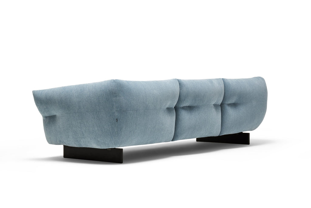 https://a.1stdibscdn.com/moncloud-sofa-by-patricia-urquiola-for-cassina-for-sale-picture-2/f_14272/f_383753021707750704569/DIVANO_MONCLOUD2_master.jpg