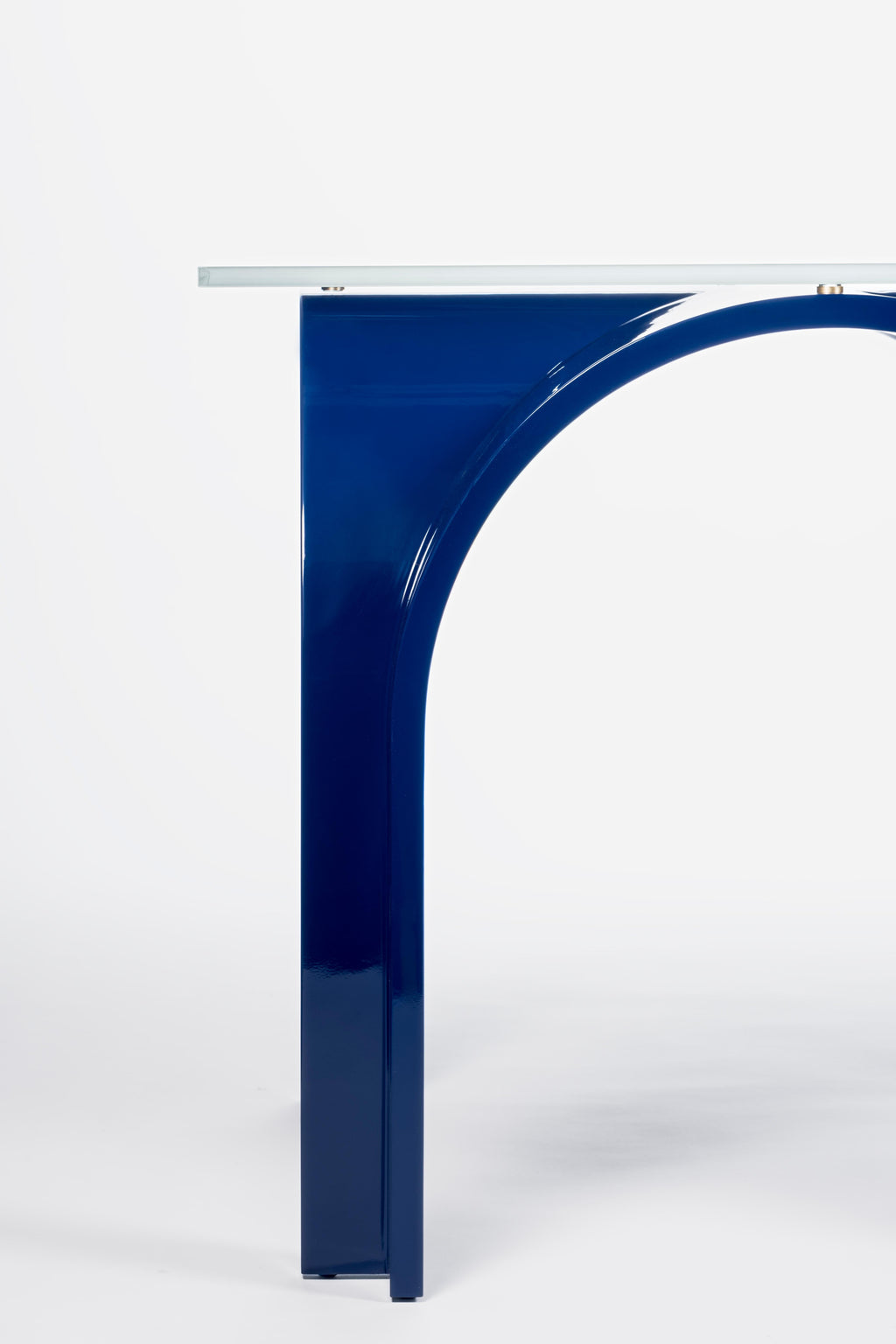 https://a.1stdibscdn.com/laguna-dining-table-with-lacquered-wood-clear-glass-top-by-antonio-de-marco-for-sale-picture-4/f_12192/f_454752421750091035212/DI_ADM_Laguna_03_master.jpg