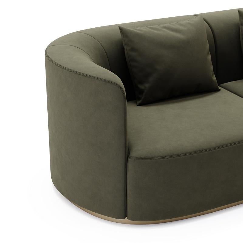 https://a.1stdibscdn.com/contemporary-hand-tailored-sofa-with-round-edges-for-sale-picture-5/f_27693/f_252077721658320327296/DK21_C_SOFA_CHLOE_2L_TARN_24_INOX_DOURADO_ESC_04_master.jpg