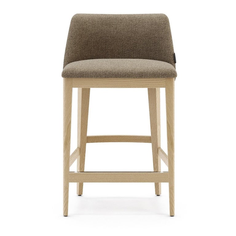 https://a.1stdibscdn.com/set-of-3-contemporary-counter-height-stools-for-sale-picture-3/f_27693/f_232744021658315629515/DK22_B_LOUISE_BANCO_BAR_BAIXO_HELMAND_10_FREIXO_NATURAL_DETALHE_DOURADO_ESCOVADO_01_master.jpg?width=768