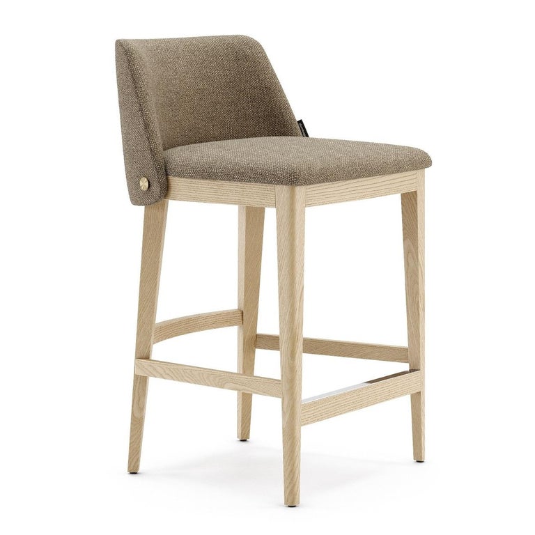 https://a.1stdibscdn.com/set-of-3-contemporary-counter-height-stools-for-sale-picture-2/f_27693/f_232744021658315629502/DK22_B_LOUISE_BANCO_BAR_BAIXO_HELMAND_10_FREIXO_NATURAL_DETALHE_DOURADO_ESCOVADO_02_master.jpg?width=768