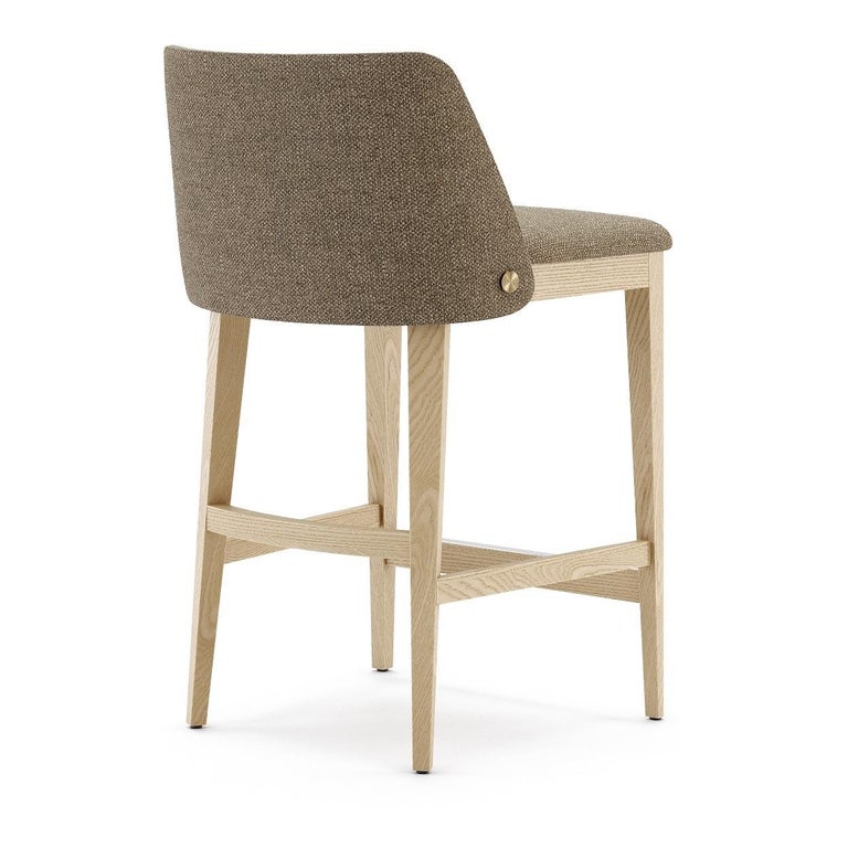 https://a.1stdibscdn.com/set-of-3-contemporary-counter-height-stools-for-sale-picture-5/f_27693/f_232744021658315629549/DK22_B_LOUISE_BANCO_BAR_BAIXO_HELMAND_10_FREIXO_NATURAL_DETALHE_DOURADO_ESCOVADO_04_master.jpg?width=768