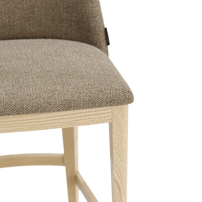 https://a.1stdibscdn.com/set-of-3-contemporary-counter-height-stools-for-sale-picture-6/f_27693/f_232744021658315629498/DK22_B_LOUISE_BANCO_BAR_BAIXO_HELMAND_10_FREIXO_NATURAL_DETALHE_DOURADO_ESCOVADO_05__master.jpg?width=768