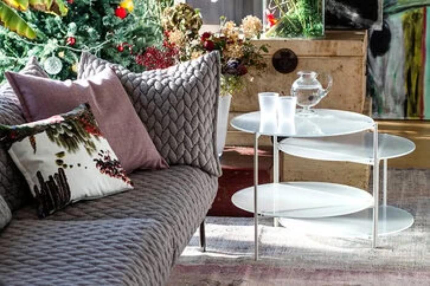 https://a.1stdibscdn.com/moroso-gentry-2-seater-sofa-by-patricia-urquiola-for-sale-picture-3/f_16392/f_466800921758013976676/DK3E8220_8223_master.jpg