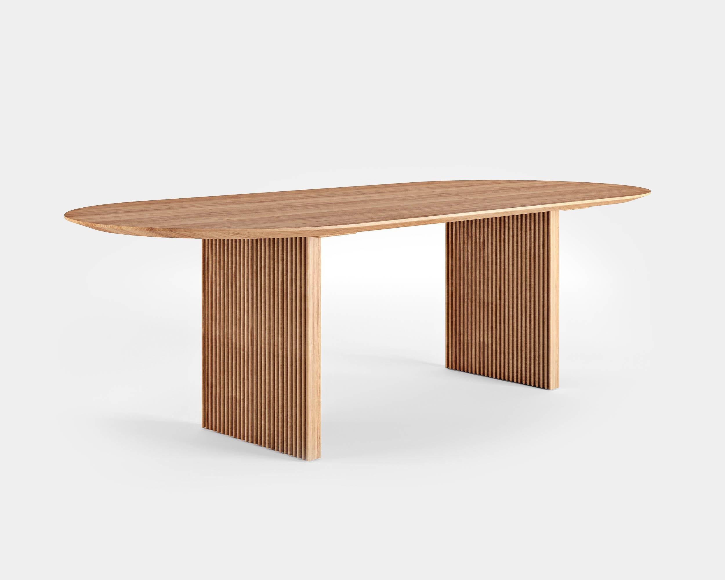 https://a.1stdibscdn.com/contemporary-oval-ten-table-270-light-oak-for-sale-picture-3/f_31233/f_329350821677168996670/DK3_Ten_Oval_Dining_Table_Wild_Oak_Savannah_Bay_Gallery_Visuel_A_master.jpg