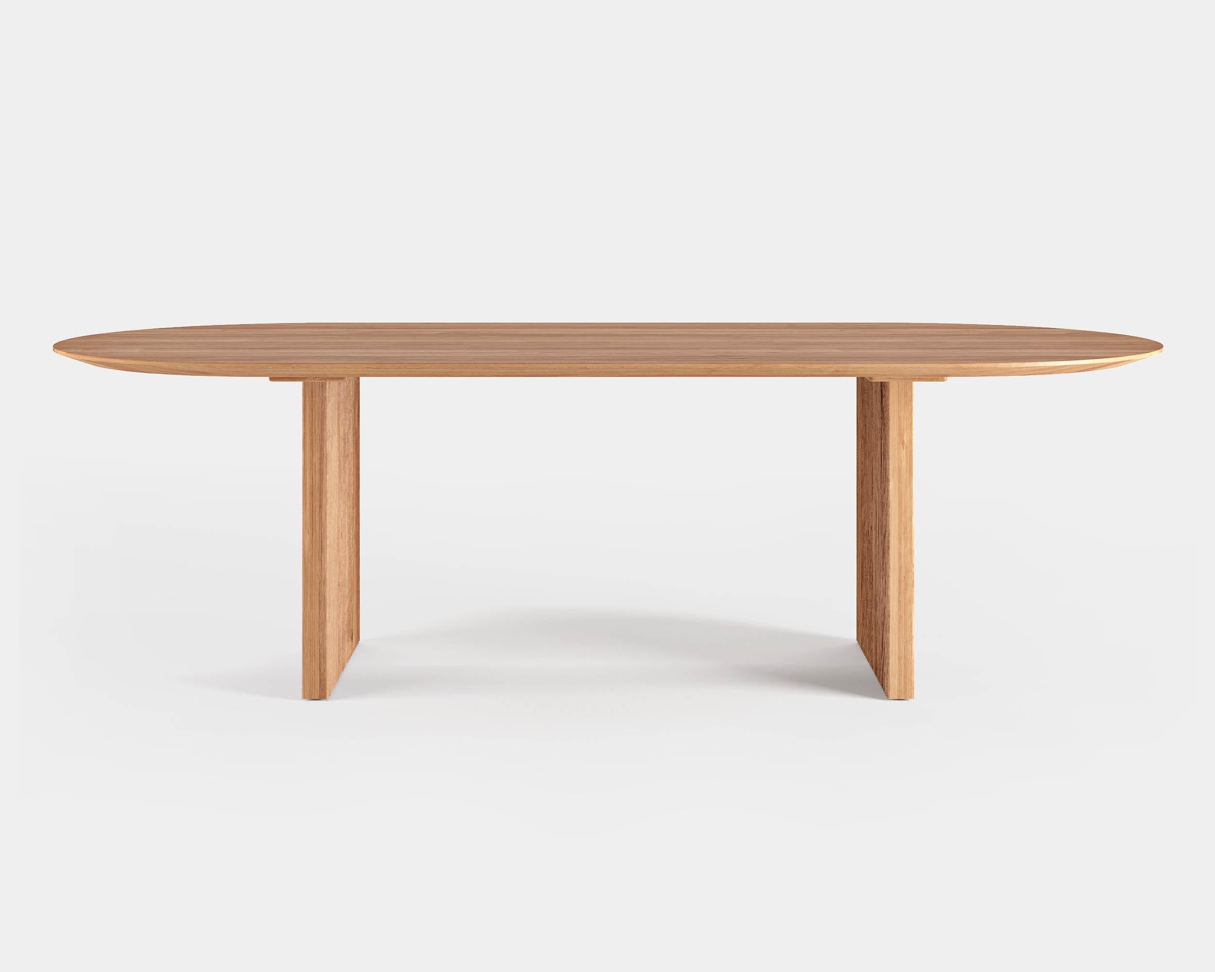 https://a.1stdibscdn.com/contemporary-oval-ten-table-270-light-oak-for-sale-picture-2/f_31233/f_329350821677168995912/DK3_Ten_Oval_Dining_Table_Wild_Oak_Savannah_Bay_Gallery_Visuel_B_master.jpg