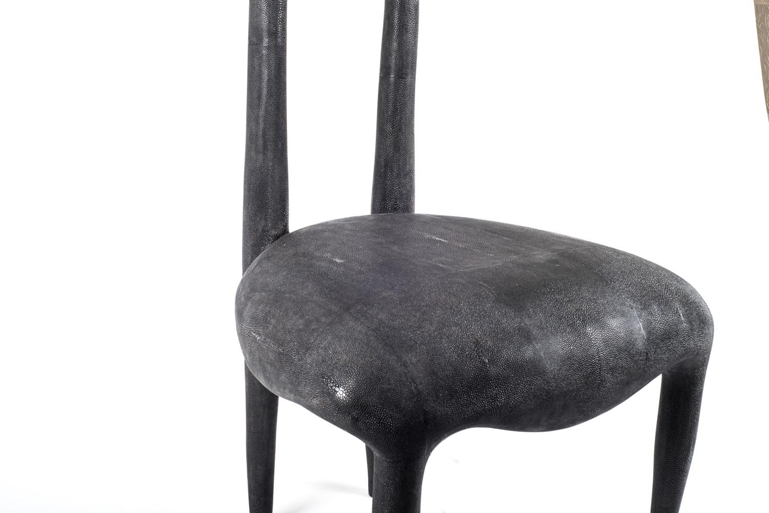https://a.1stdibscdn.com/sylvie-chair-in-coal-black-shagreen-by-ry-augousti-for-sale-picture-5/f_45491/f_141534211553613682963/DN01_D156_V5_LR__master.jpg