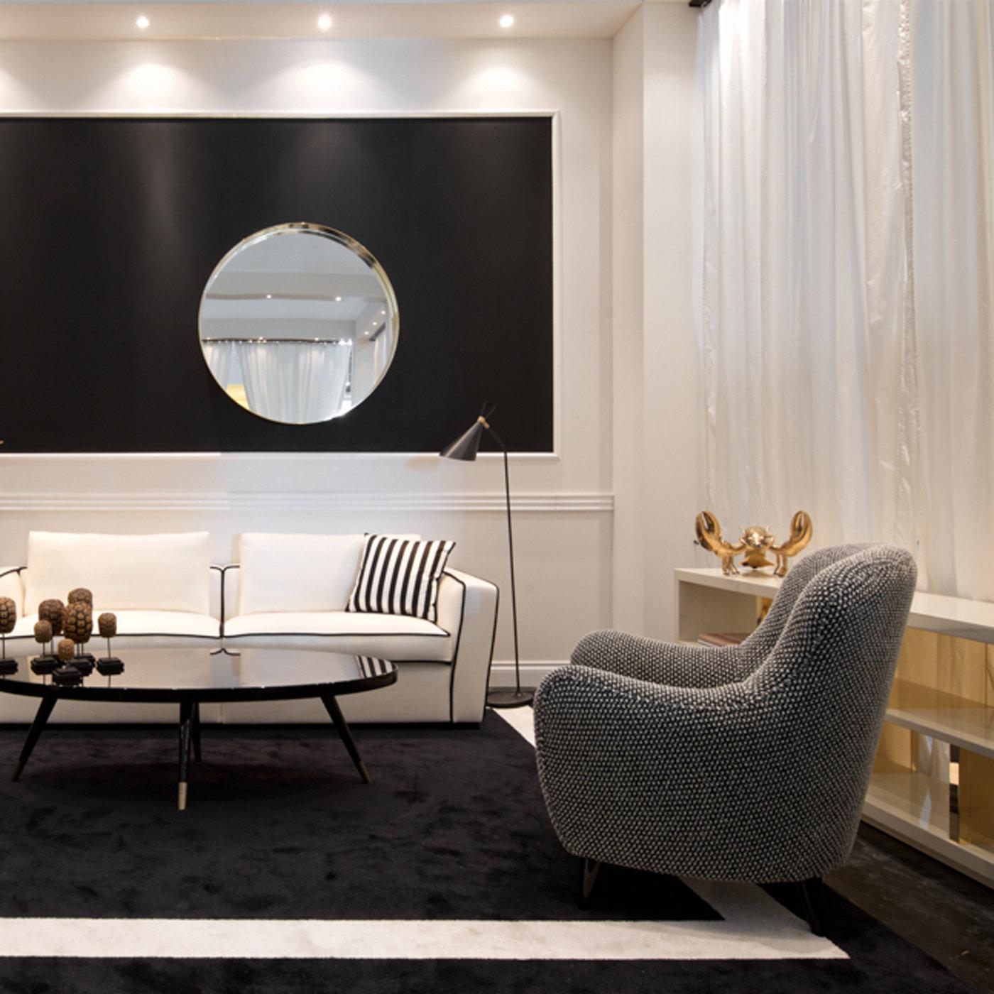 https://a.1stdibscdn.com/alexander-white-sofa-by-dom-edizioni-for-sale-picture-5/f_17062/f_165097621625234352572/DOMEMI_132_A20190401_6_1a94rjc_master.jpg