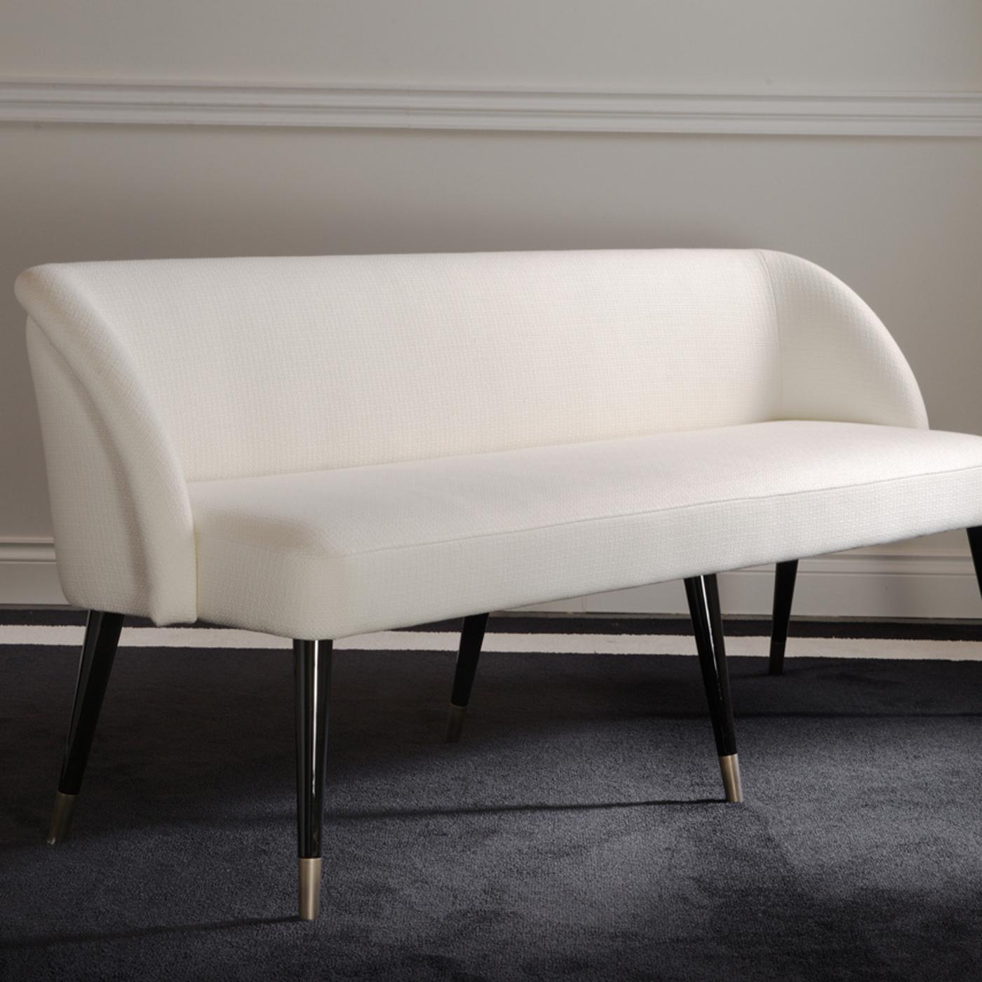 https://a.1stdibscdn.com/pauline-ivory-settee-by-dom-edizioni-for-sale-picture-3/f_17062/f_165613821571655318104/DOMEMI_195_A20190401_6_1rt83e7_master.jpg
