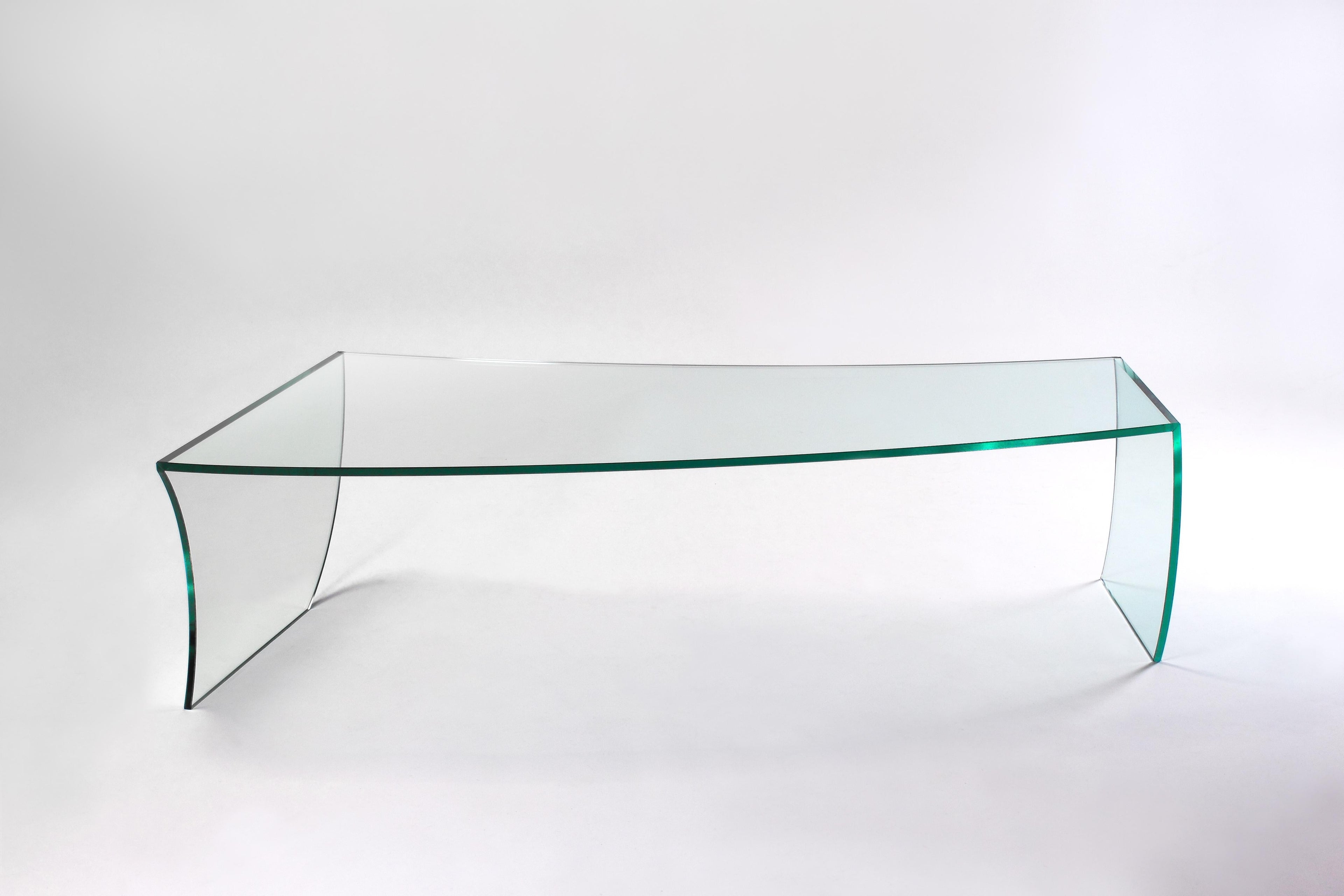 https://a.1stdibscdn.com/contemporary-design-coffee-table-in-glass-italian-limited-edition-for-sale-picture-8/f_22003/f_134174411548168920885/DPP_25_copia_master.jpg
