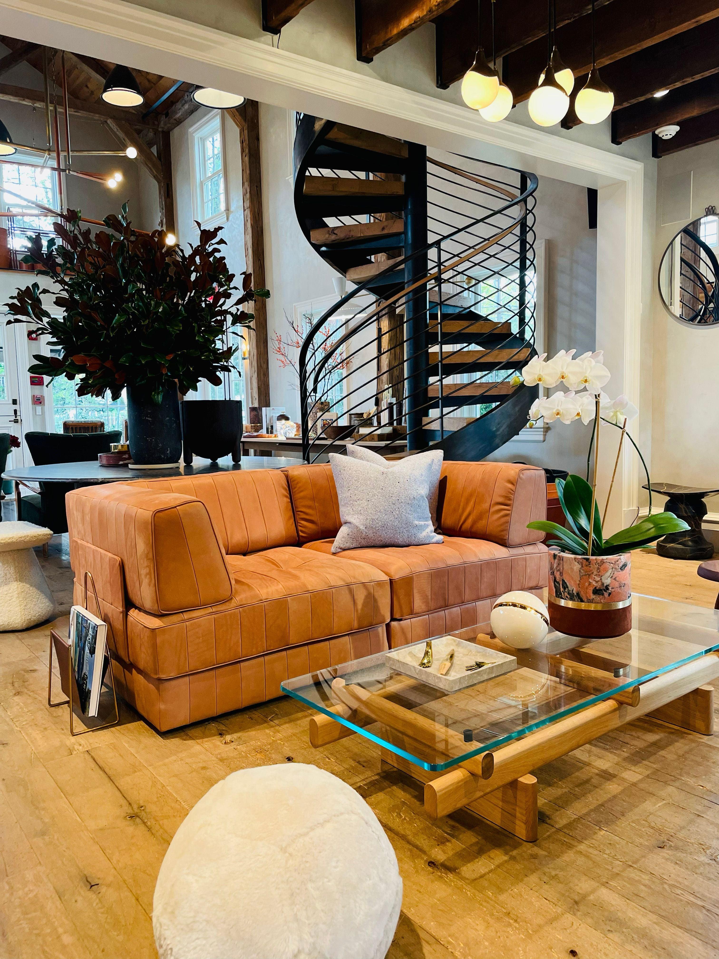 https://a.1stdibscdn.com/ds-88-sofa-by-de-sede-for-sale-picture-3/f_9409/f_310251421676559137715/DS88SofabyDeSede_master.jpg