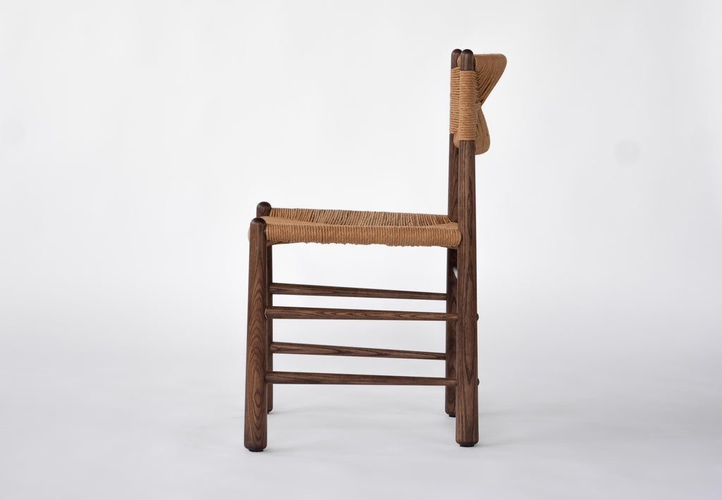 https://a.1stdibscdn.com/ewa-dining-chair-walnut-with-natural-fiber-rush-woven-seat-and-backrest-for-sale-picture-5/f_26683/f_346922321686330377204/DSC00011_master.jpg