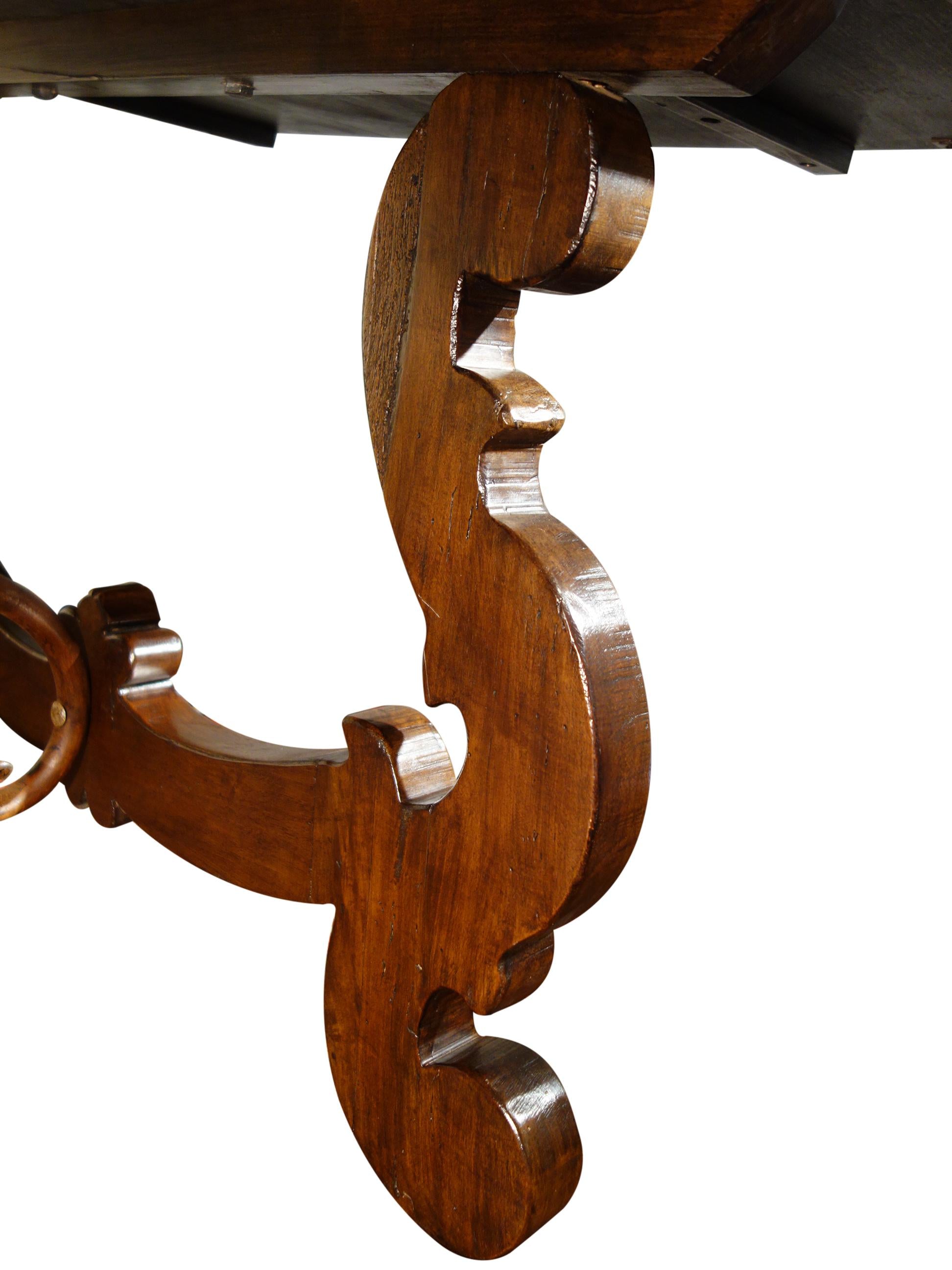 https://a.1stdibscdn.com/17th-century-style-italian-walnut-refectory-custom-table-with-end-extensions-for-sale-picture-5/f_12292/f_295294021657567328433/DSC00267_master.JPG