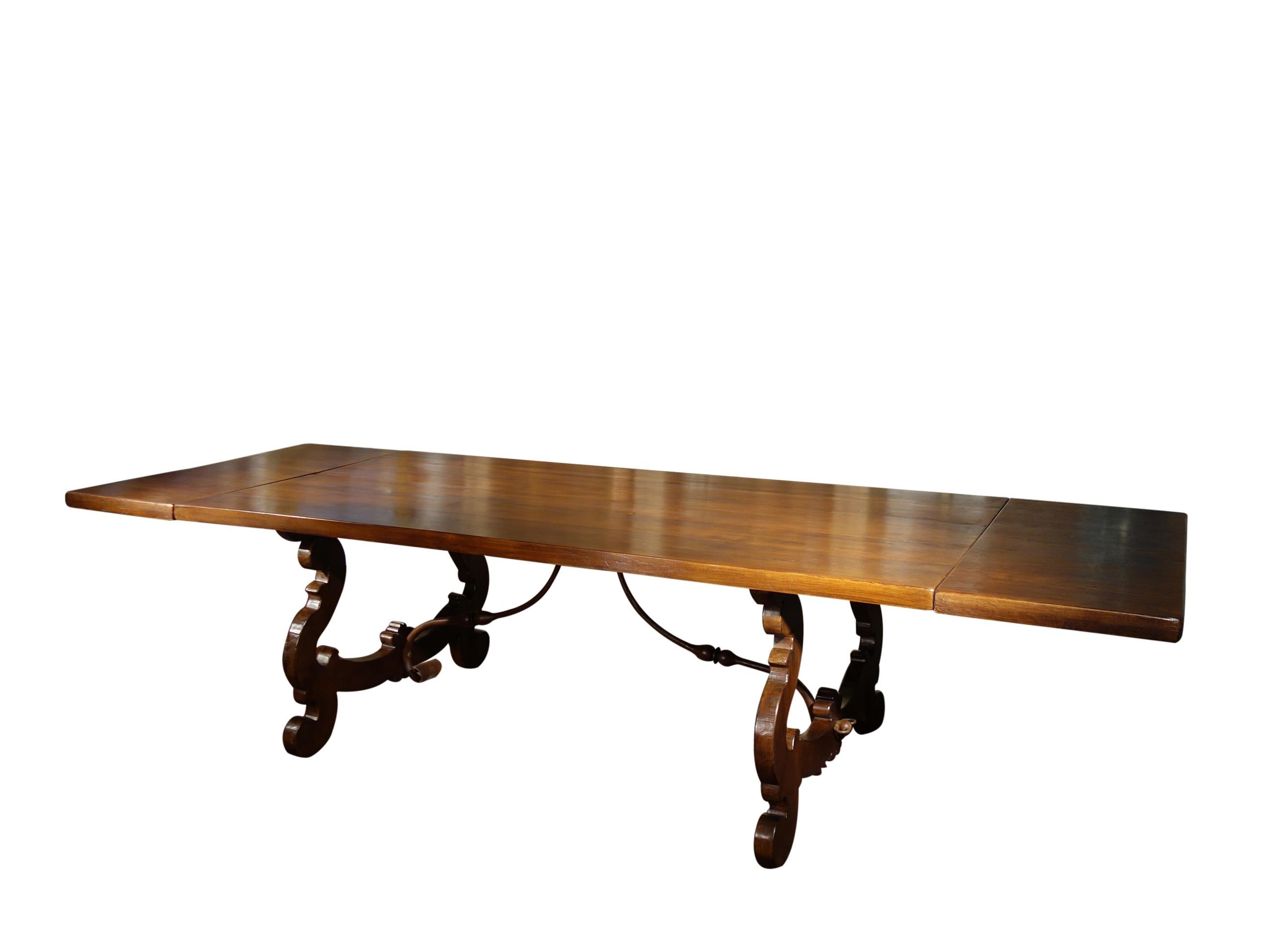 https://a.1stdibscdn.com/17th-century-style-italian-walnut-refectory-custom-table-with-end-extensions-for-sale-picture-6/f_12292/f_295294021657567328909/DSC00272_master.JPG