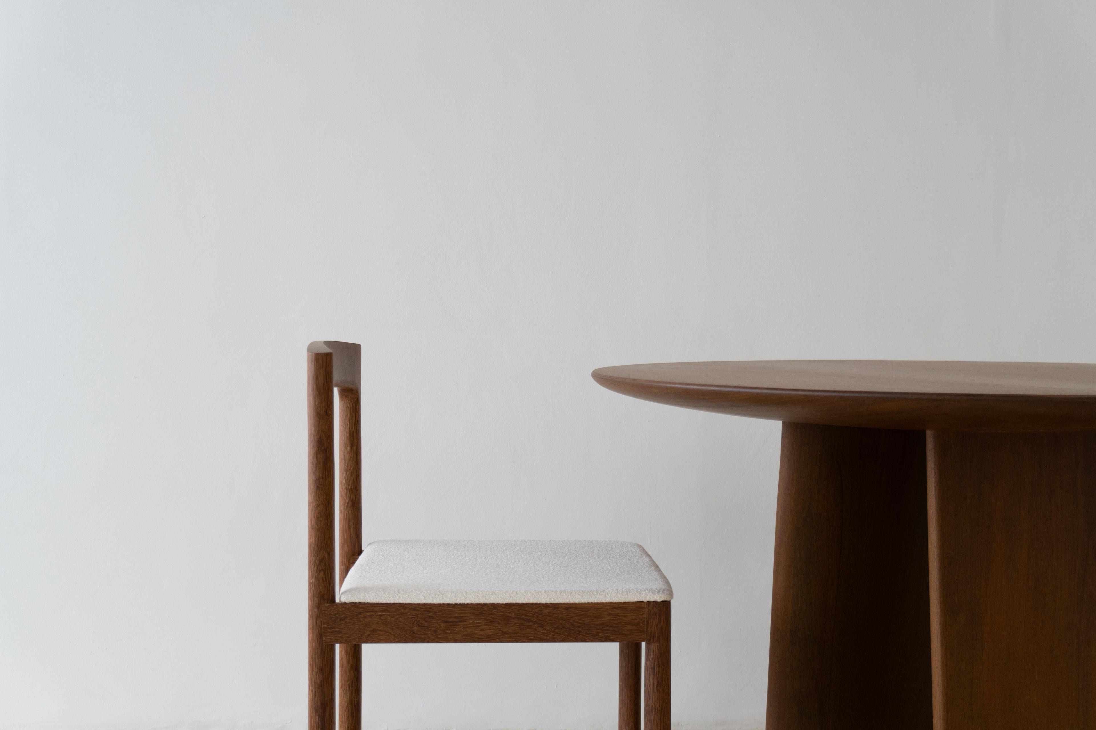 https://a.1stdibscdn.com/tres-dinner-table-in-solid-jequitiba-wood-for-sale-picture-6/f_88392/f_442493321743105419631/DSC01106_master.jpg