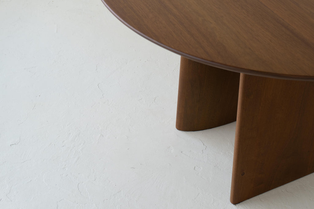 https://a.1stdibscdn.com/tres-dinner-table-in-solid-jequitiba-wood-for-sale-picture-4/f_88392/f_442493321743105360513/DSC01128_master.jpg