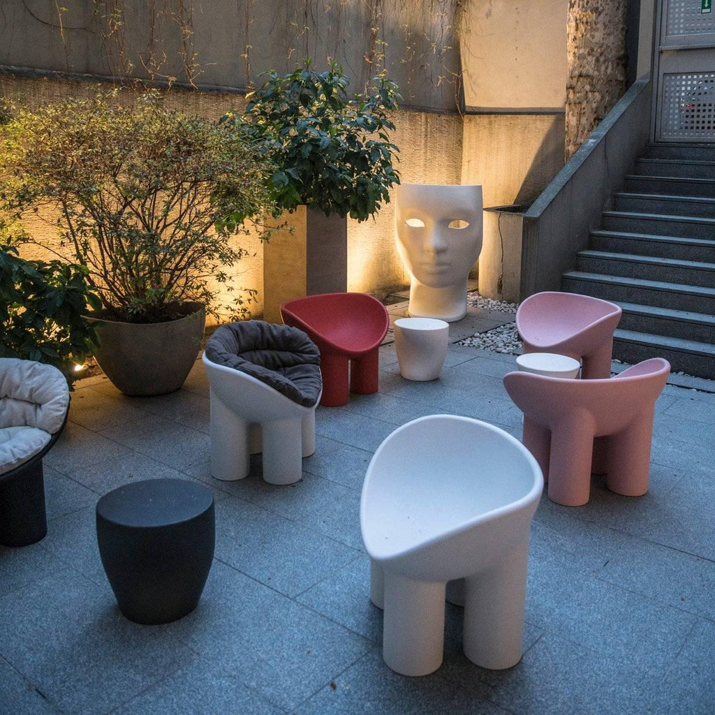 https://a.1stdibscdn.com/roly-poly-small-polyethylene-armchair-in-charcoal-by-faye-toogood-for-driade-for-sale-picture-5/10881443/f_108802131528142258441/DSC01443_original_master.jpg