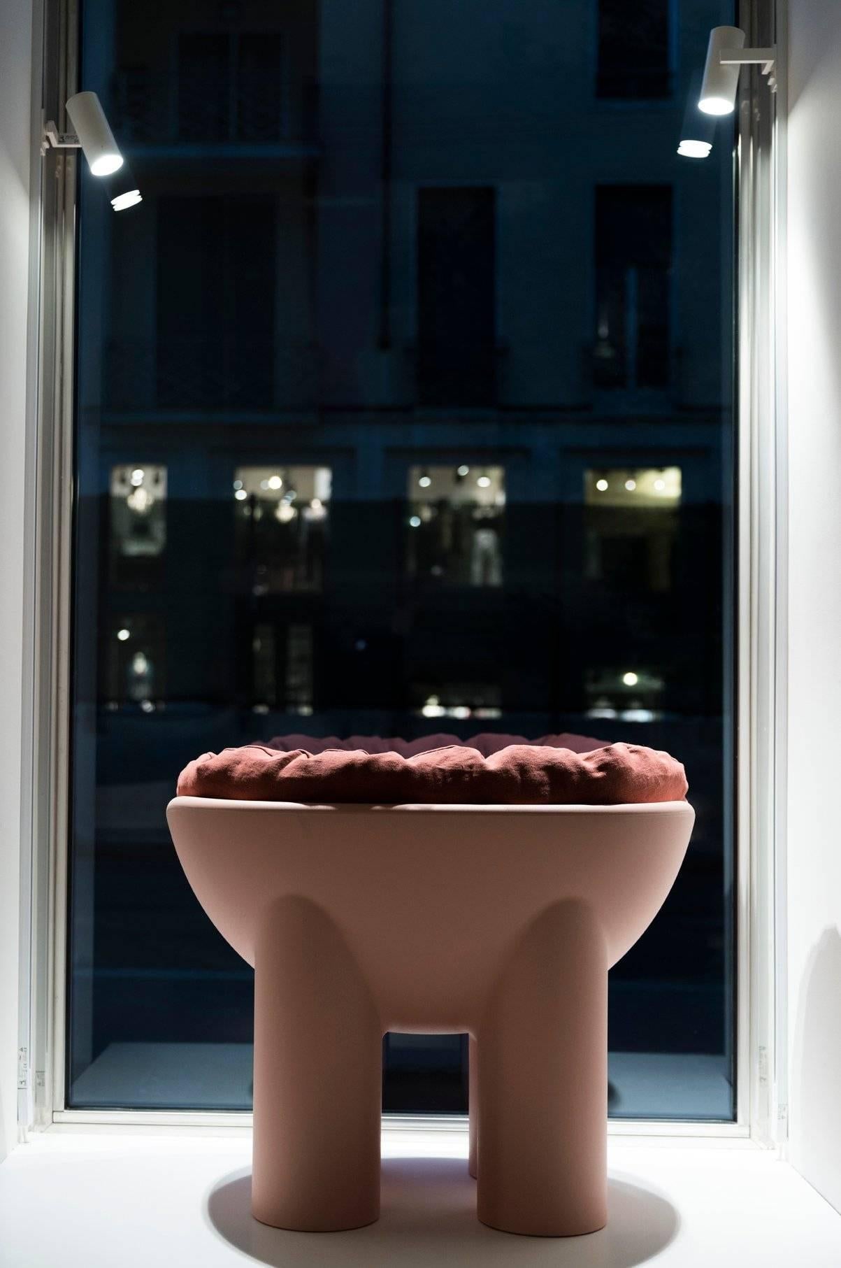 https://a.1stdibscdn.com/roly-poly-small-polyethylene-armchair-in-charcoal-by-faye-toogood-for-driade-for-sale-picture-7/10881443/f_108802131528142260418/DSC01457_original_master.jpg
