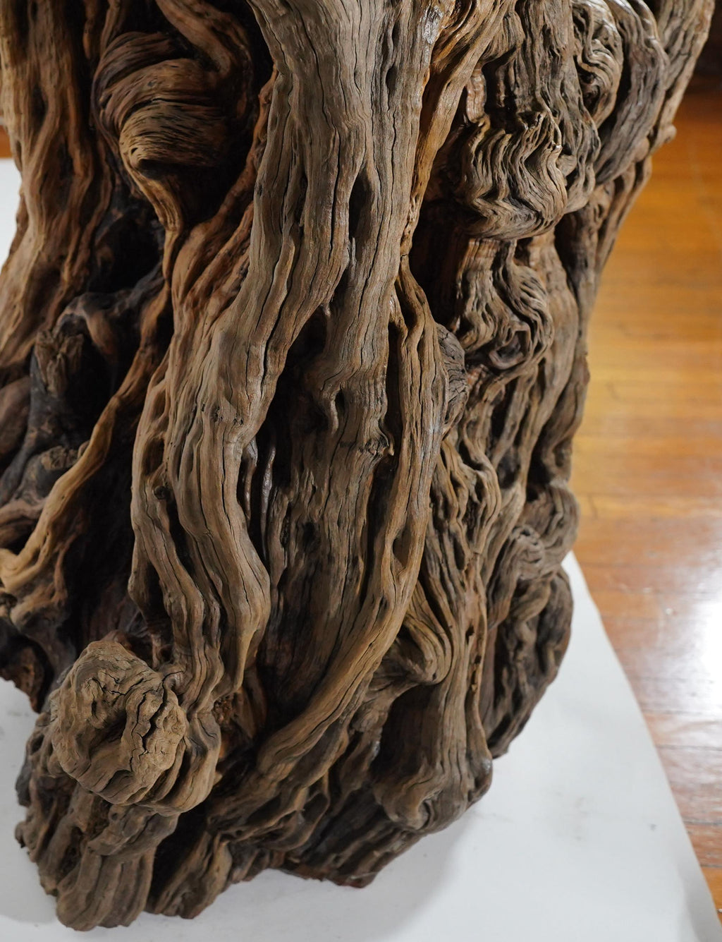 https://a.1stdibscdn.com/organic-driftwood-base-for-sale-picture-6/f_102222/f_433295721737896884762/DSC01538_master.jpeg