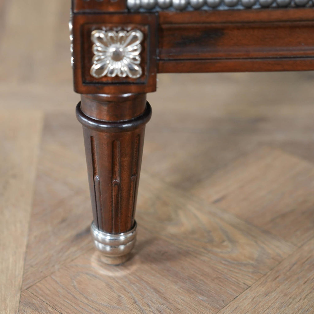 https://a.1stdibscdn.com/theodore-alexander-bromley-accent-chair-for-sale-picture-6/f_85472/f_490095421772209112413/DSC01789_master.jpg