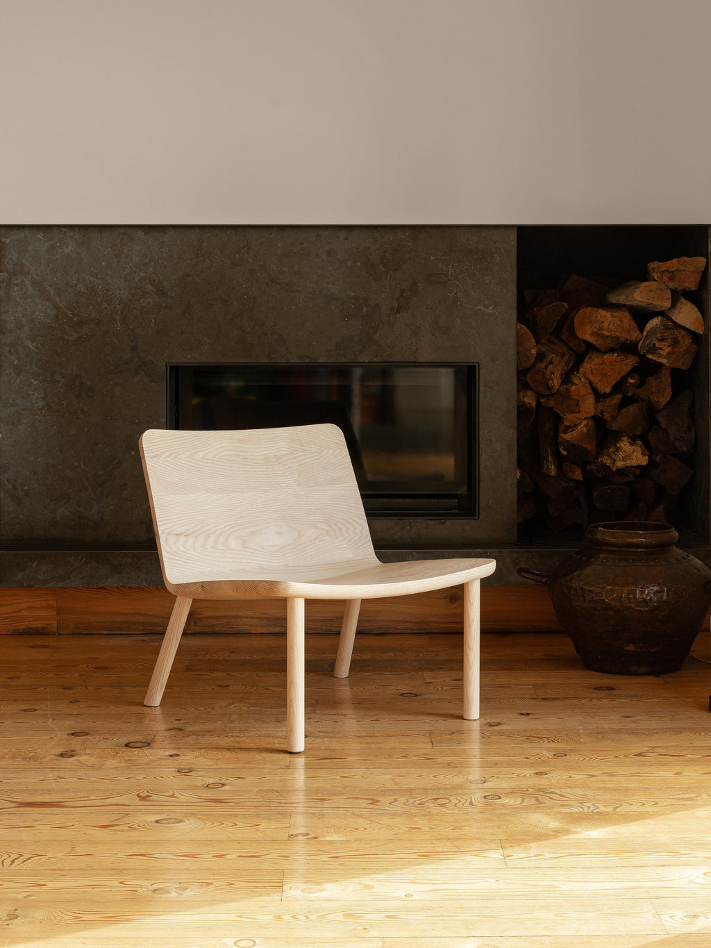 https://a.1stdibscdn.com/minimalist-modern-lounge-chair-in-natural-ash-for-sale-picture-4/f_60192/f_277989521647354472804/DSC01792_PR_master.jpg