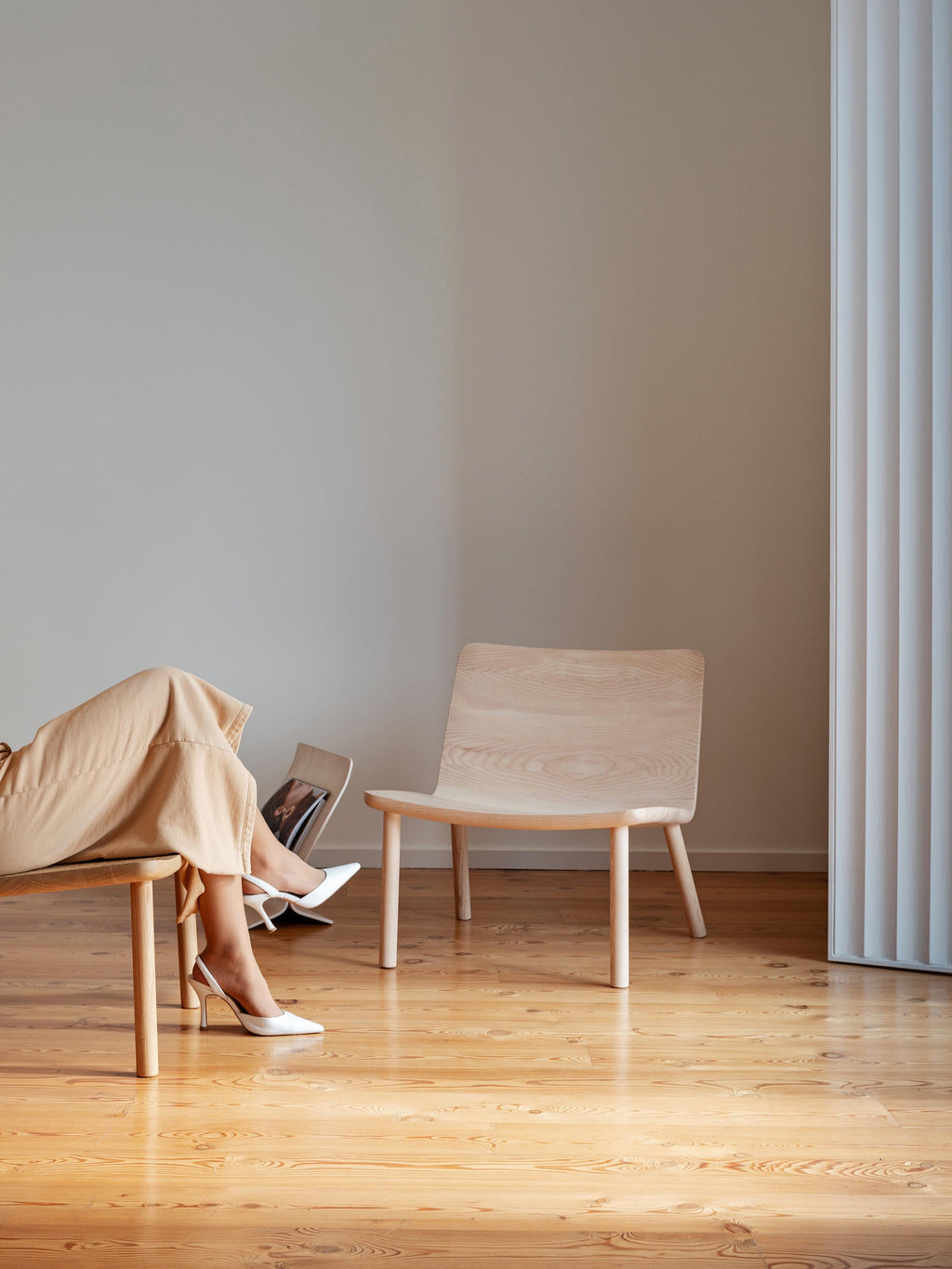 https://a.1stdibscdn.com/minimalist-modern-lounge-chair-in-natural-ash-for-sale-picture-6/f_60192/f_277989521647354474481/DSC01877_PR_master.jpg