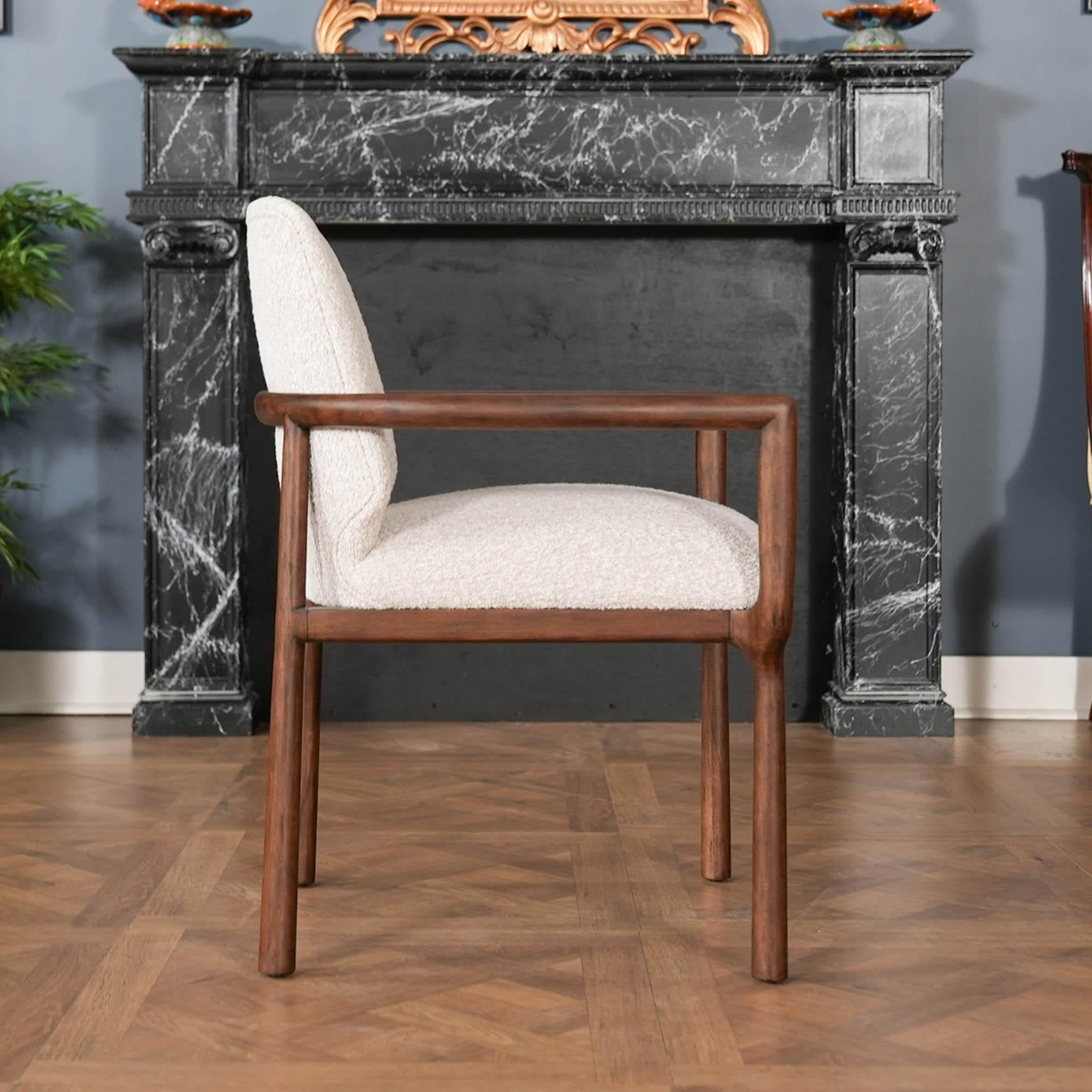 https://a.1stdibscdn.com/theodore-alexander-urbane-arm-chair-for-sale-picture-3/f_85472/f_490106721772210263307/DSC02028_master.jpg