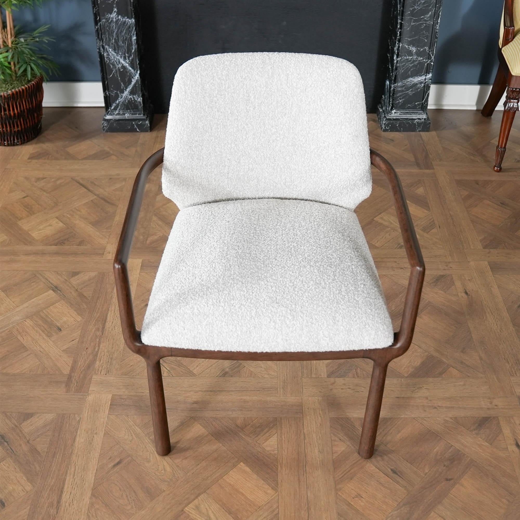 https://a.1stdibscdn.com/theodore-alexander-urbane-arm-chair-for-sale-picture-5/f_85472/f_490106721772210263591/DSC02030_master.jpg