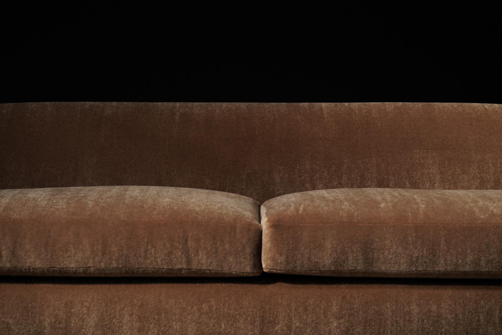https://a.1stdibscdn.com/stratus-caramel-mohair-sofa-with-walnut-frame-by-studio-balestra-for-sale-picture-6/f_69592/f_382164021706828334069/DSC02723_master.jpg