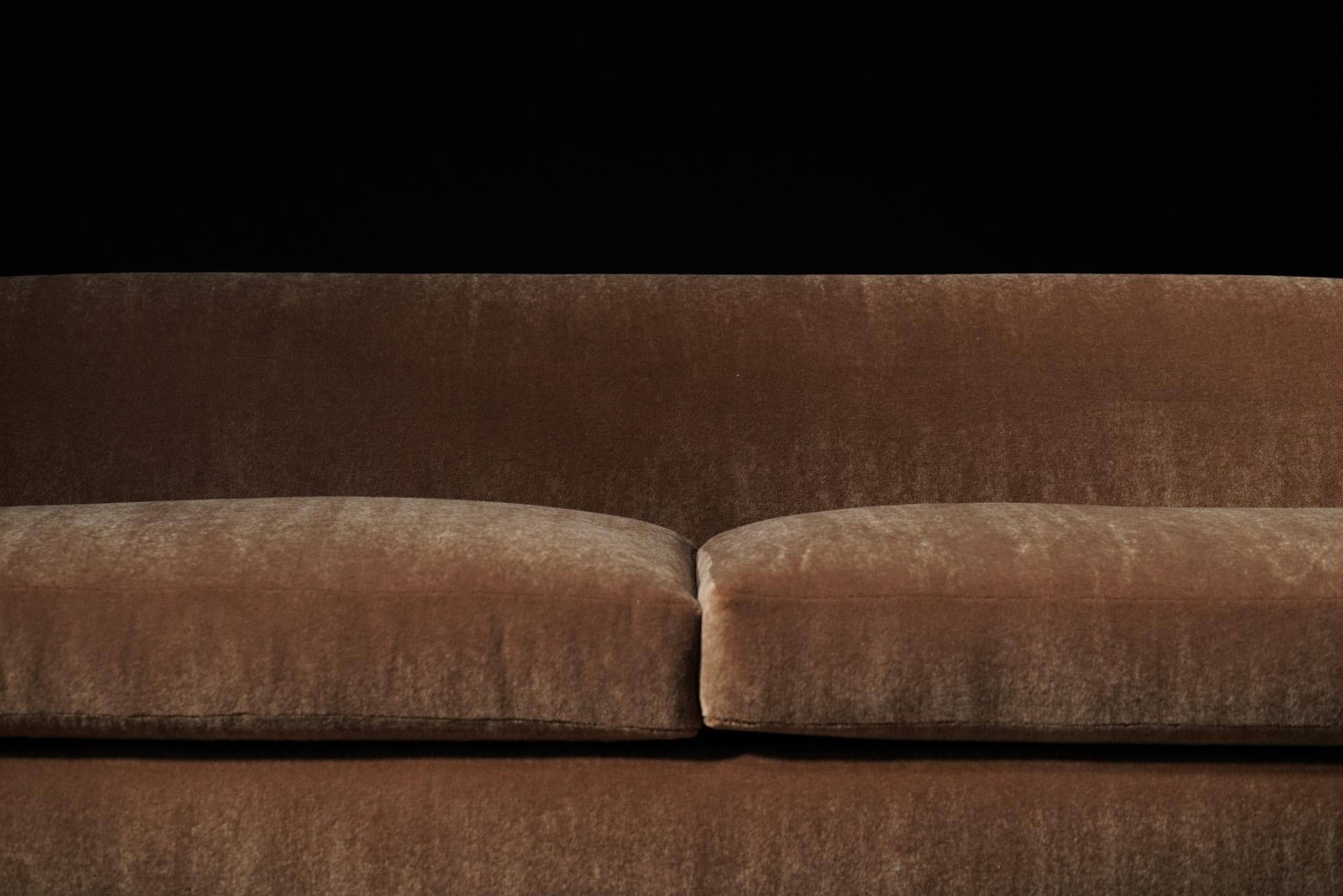 https://a.1stdibscdn.com/stratus-caramel-mohair-sofa-with-walnut-frame-by-studio-balestra-for-sale-picture-6/f_69592/f_382164021706828334069/DSC02723_master.jpg