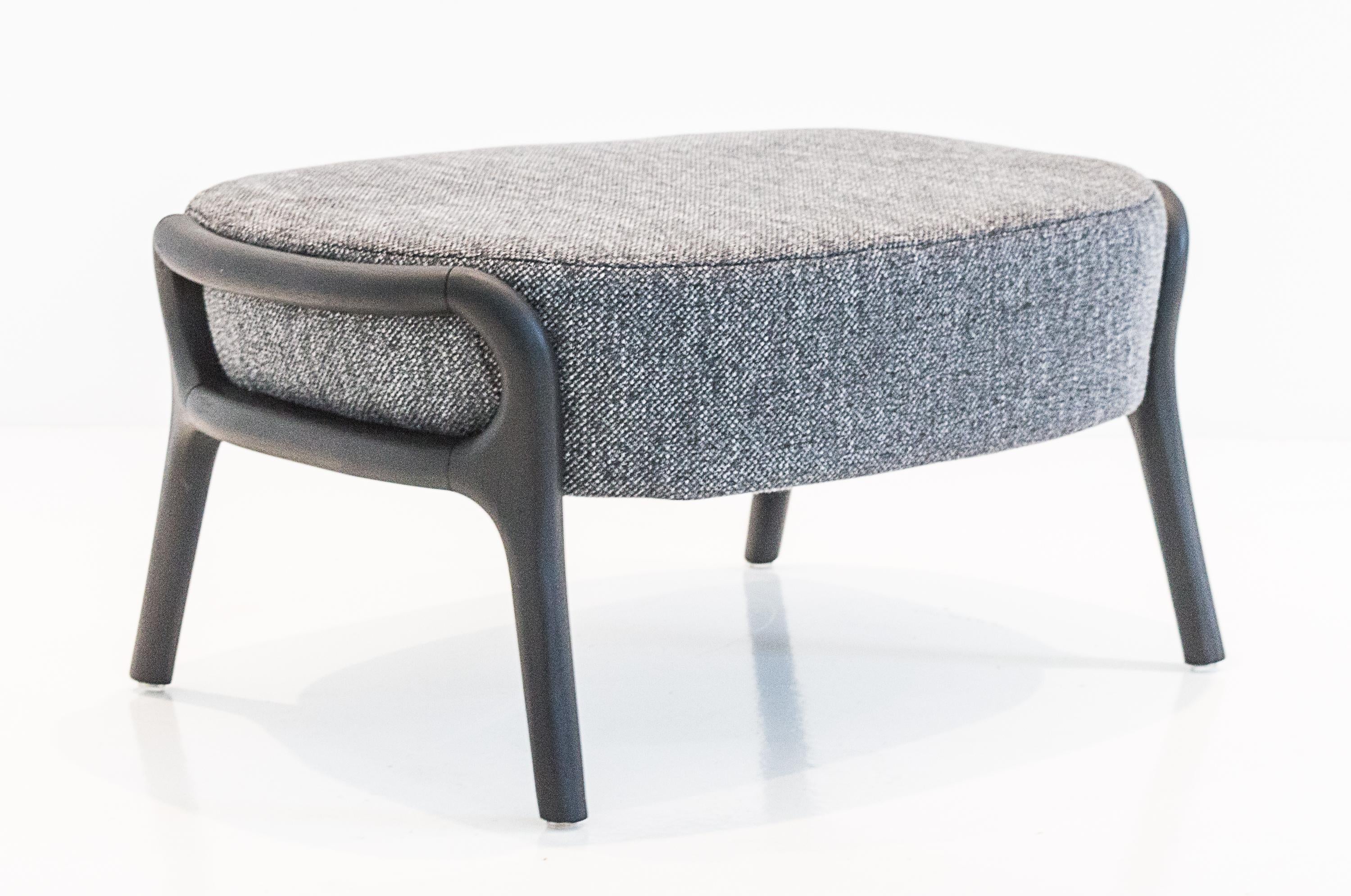 https://a.1stdibscdn.com/modern-organic-style-armchair-in-solid-wood-upholstered-flexible-seating-for-sale-picture-5/f_35593/f_162315821569247902304/_DSC0273_Editar_master.jpg