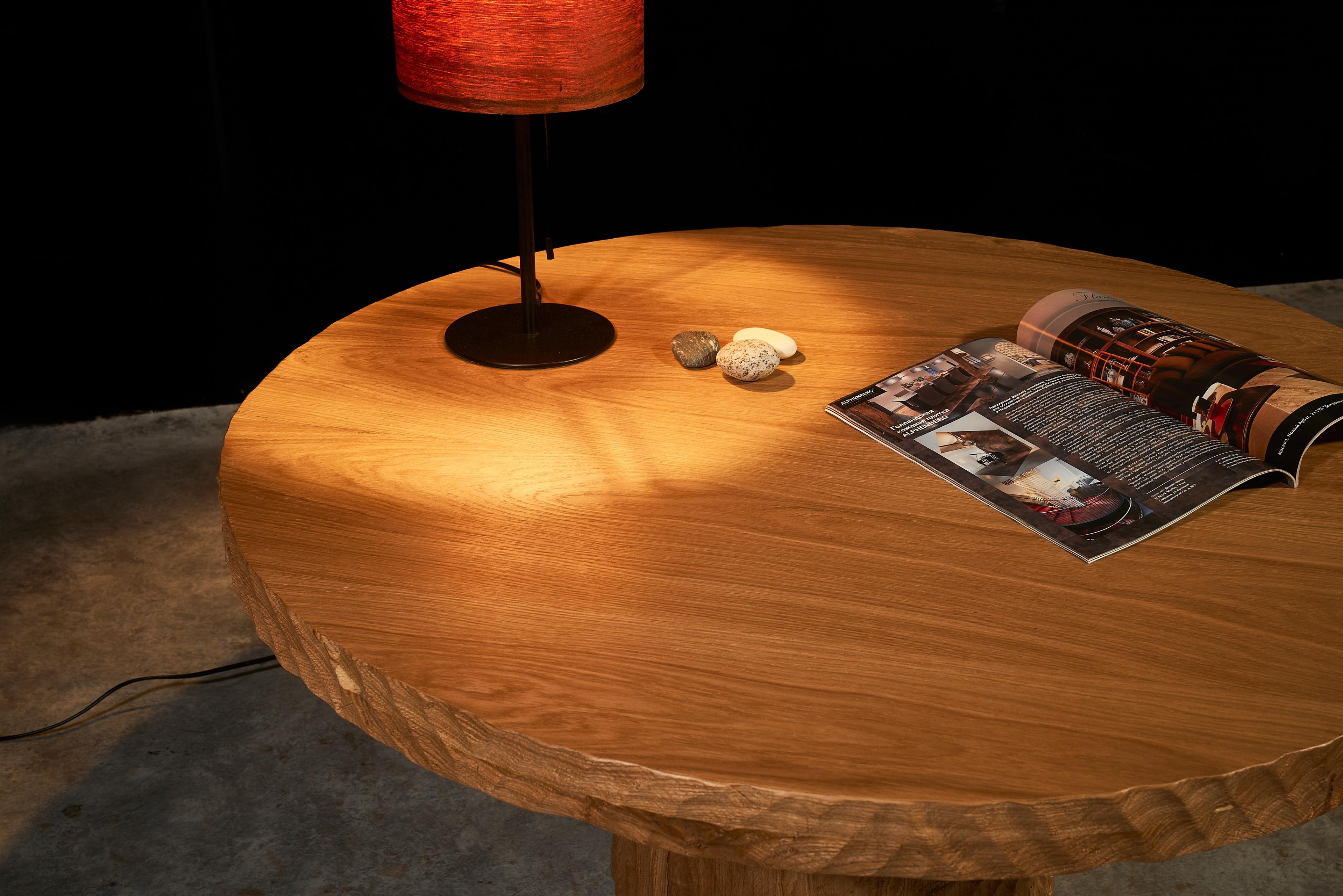 https://a.1stdibscdn.com/vintage-brutalist-style-sculpted-round-coffee-table-in-aged-oak-for-sale-picture-8/f_99712/f_452658221748724395782/DSC04229boyarshinov_a_master.jpg