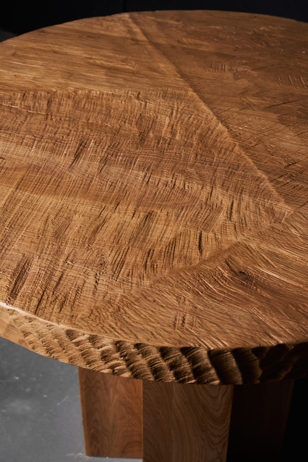 https://a.1stdibscdn.com/authentic-contemporary-brutalist-style-round-table-in-solid-oak-90cm-for-sale-picture-8/f_99712/f_412670221733874586697/DSC04846boyarshinov_master.jpg