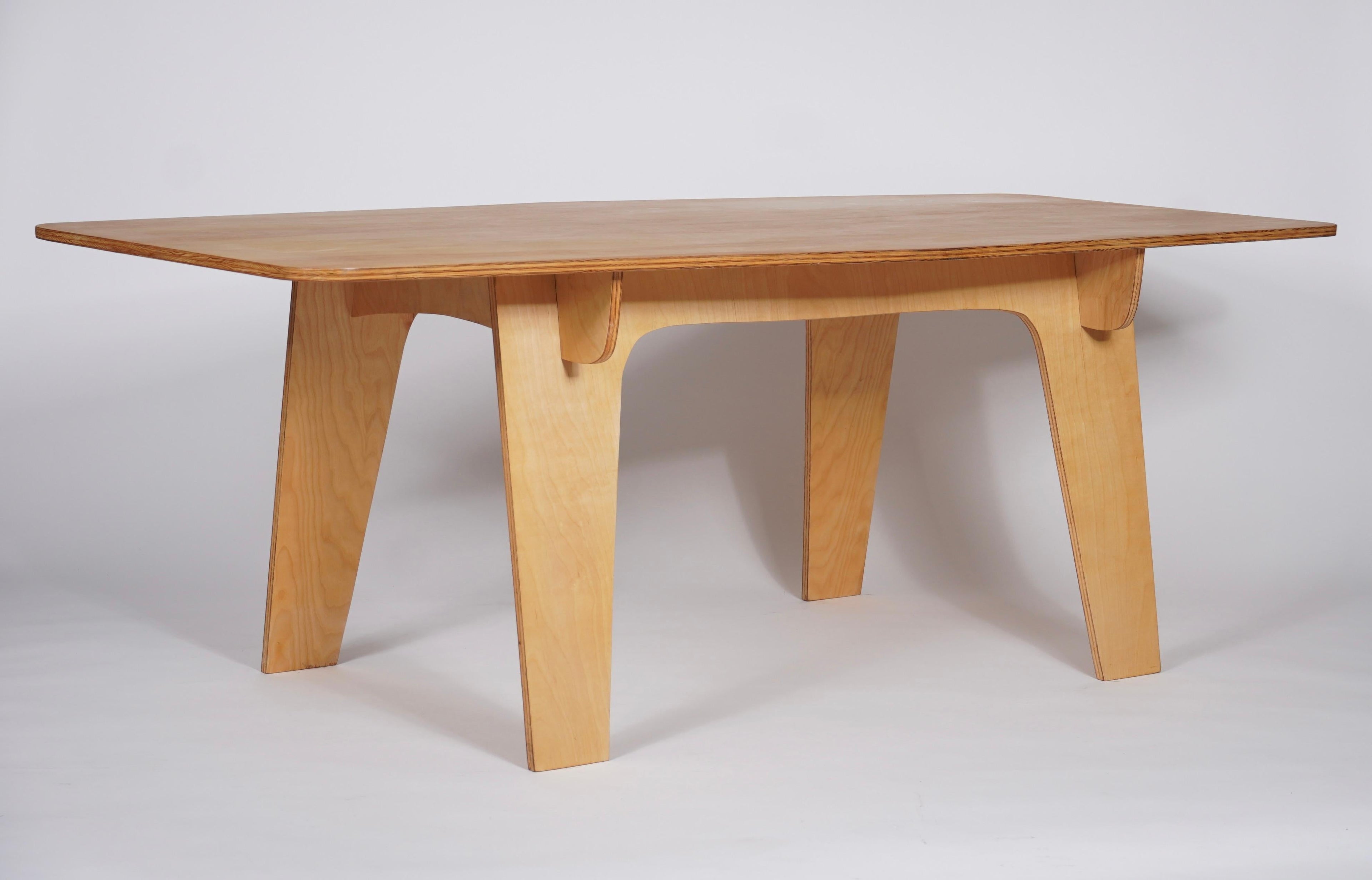 https://a.1stdibscdn.com/the-interlock-table-custom-plywood-table-the-new-bauhaus-chicago-for-sale-picture-3/f_73612/f_372065521700660644323/DSC04936_master.JPG