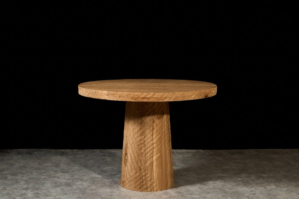 https://a.1stdibscdn.com/vintage-brutalist-style-sculpted-round-table-in-aged-oak-140cm-for-sale-picture-7/f_99712/f_413378621725520294209/DSC05064boyarshinov_a_resized_master.jpg
