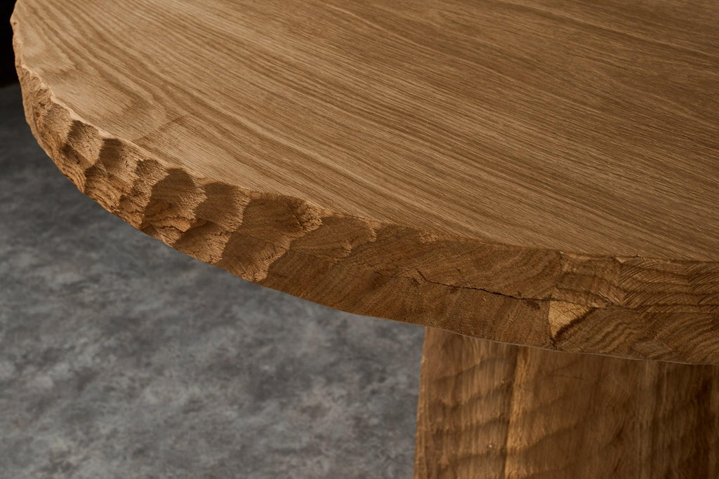 https://a.1stdibscdn.com/vintage-brutalist-style-sculpted-round-table-in-aged-oak-100cm-for-sale-picture-6/f_99712/f_413091921725309719235/DSC05072boyarshinov_a_resized_master.jpg