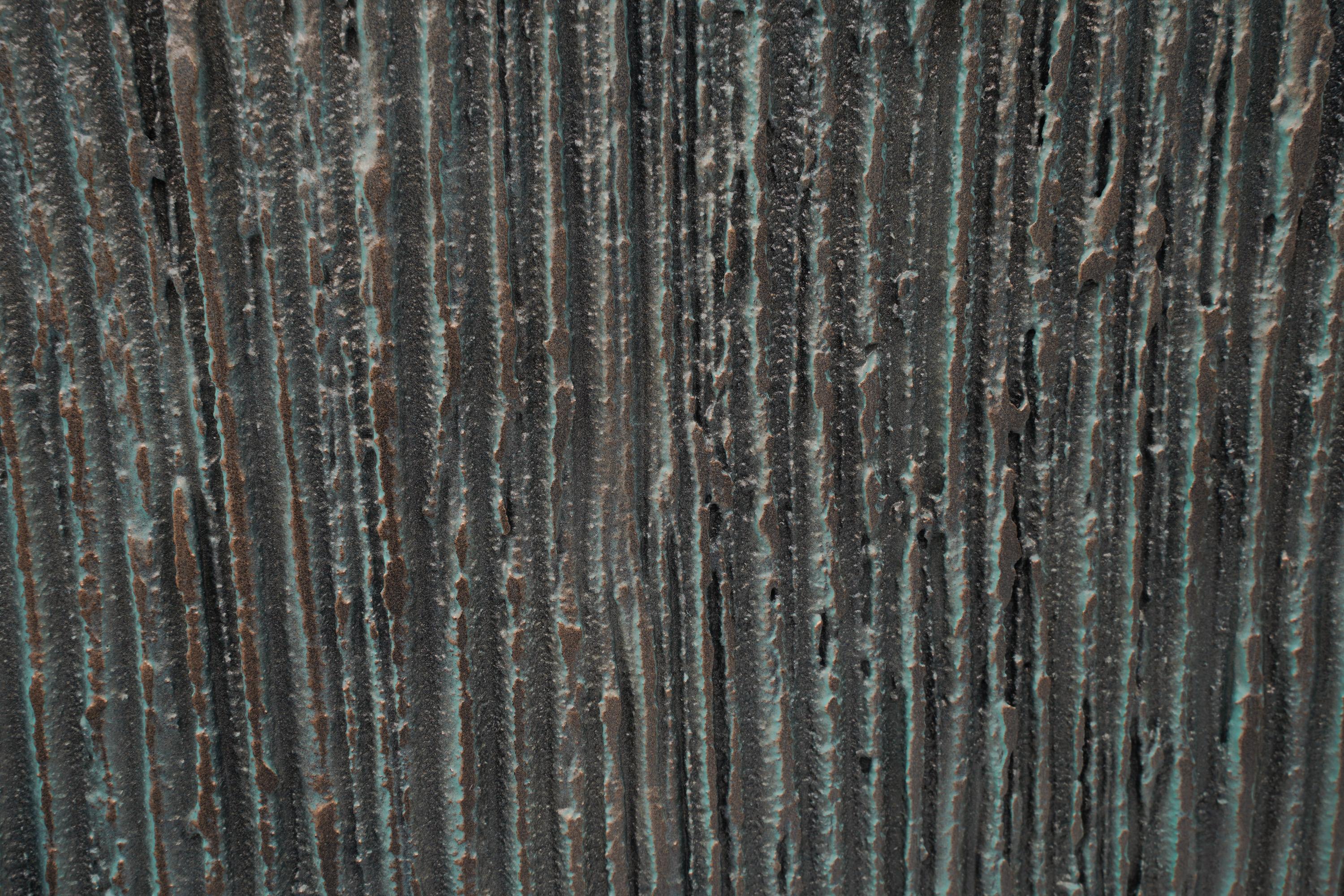 https://a.1stdibscdn.com/collectible-artist-pair-of-coffee-tables-in-bronze-ribbed-texture-mirrored-top-for-sale-picture-8/f_27693/f_479004521765222609430/DSC05898_master.jpg