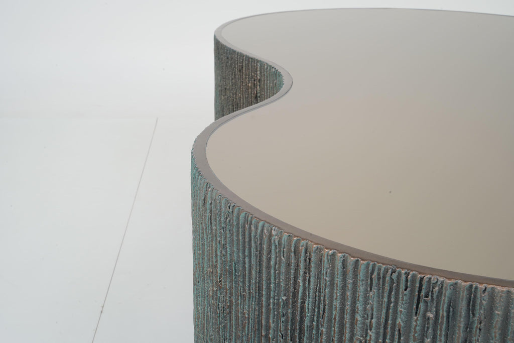 https://a.1stdibscdn.com/collectible-artist-pair-of-coffee-tables-in-bronze-ribbed-texture-mirrored-top-for-sale-picture-9/f_27693/f_479004521765222610155/DSC05899_master.jpg