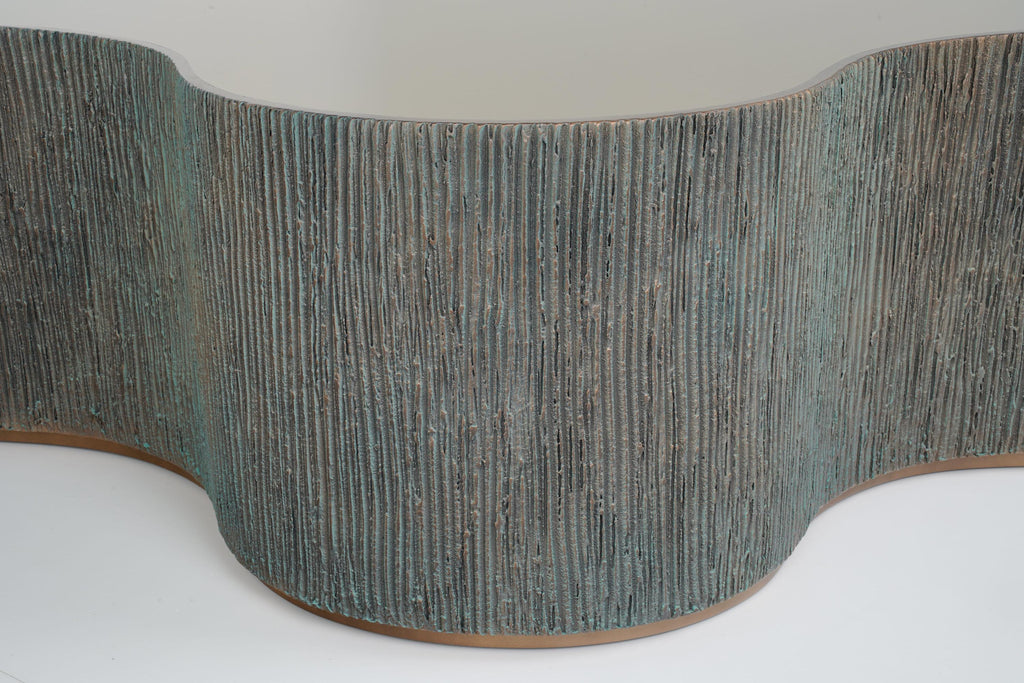 https://a.1stdibscdn.com/collectible-artist-pair-of-coffee-tables-in-bronze-ribbed-texture-mirrored-top-for-sale-picture-6/f_27693/f_479004521765222607053/DSC05900_master.jpg