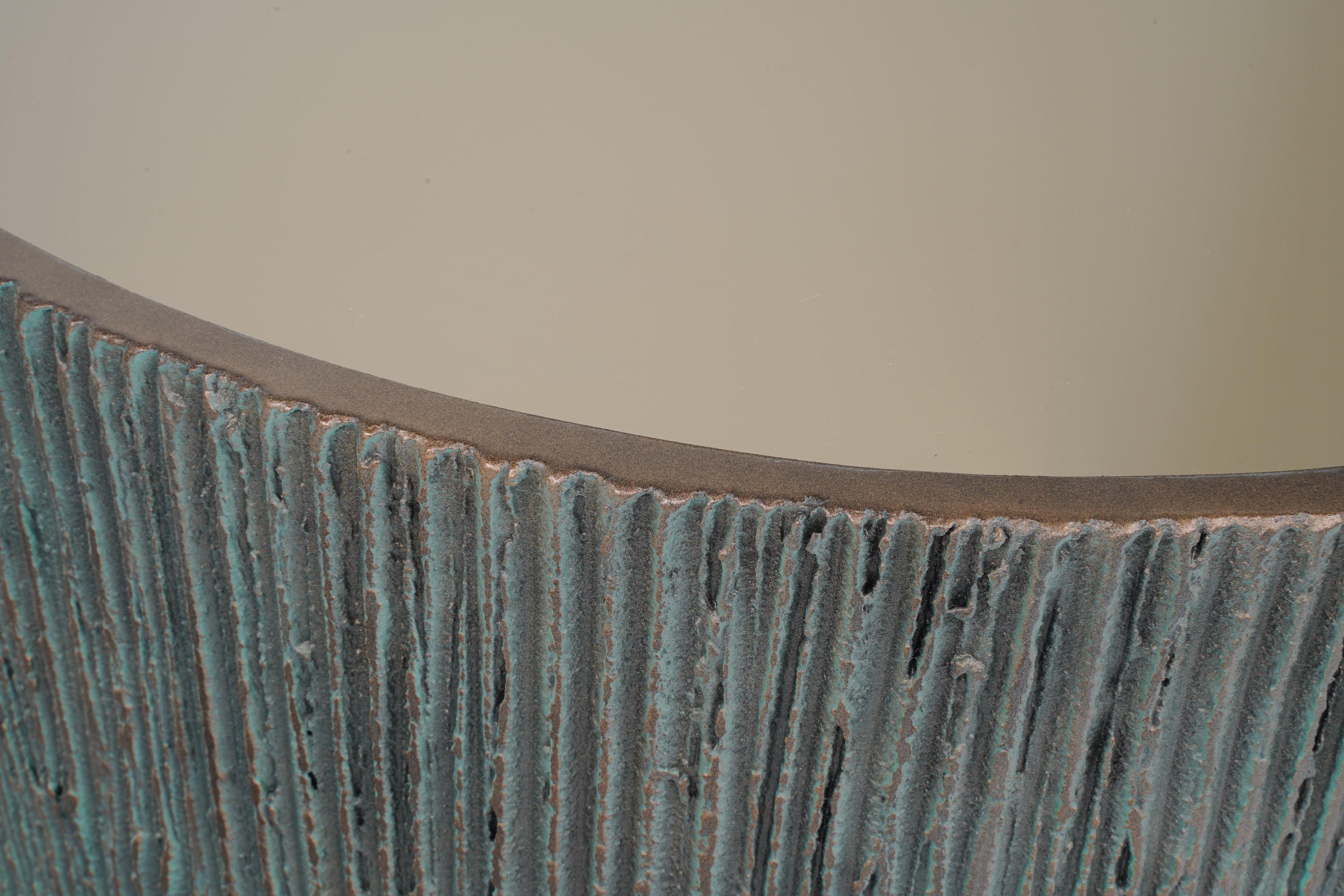 https://a.1stdibscdn.com/collectible-artist-pair-of-coffee-tables-in-bronze-ribbed-texture-mirrored-top-for-sale-picture-7/f_27693/f_479004521765222607827/DSC05901_master.jpg