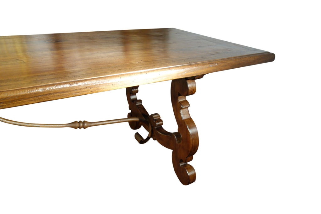 https://a.1stdibscdn.com/17th-century-style-italian-lira-old-walnut-refectory-table-framed-edge-custom-for-sale-picture-6/f_12292/f_297625121658958168236/DSC07023_master.JPG
