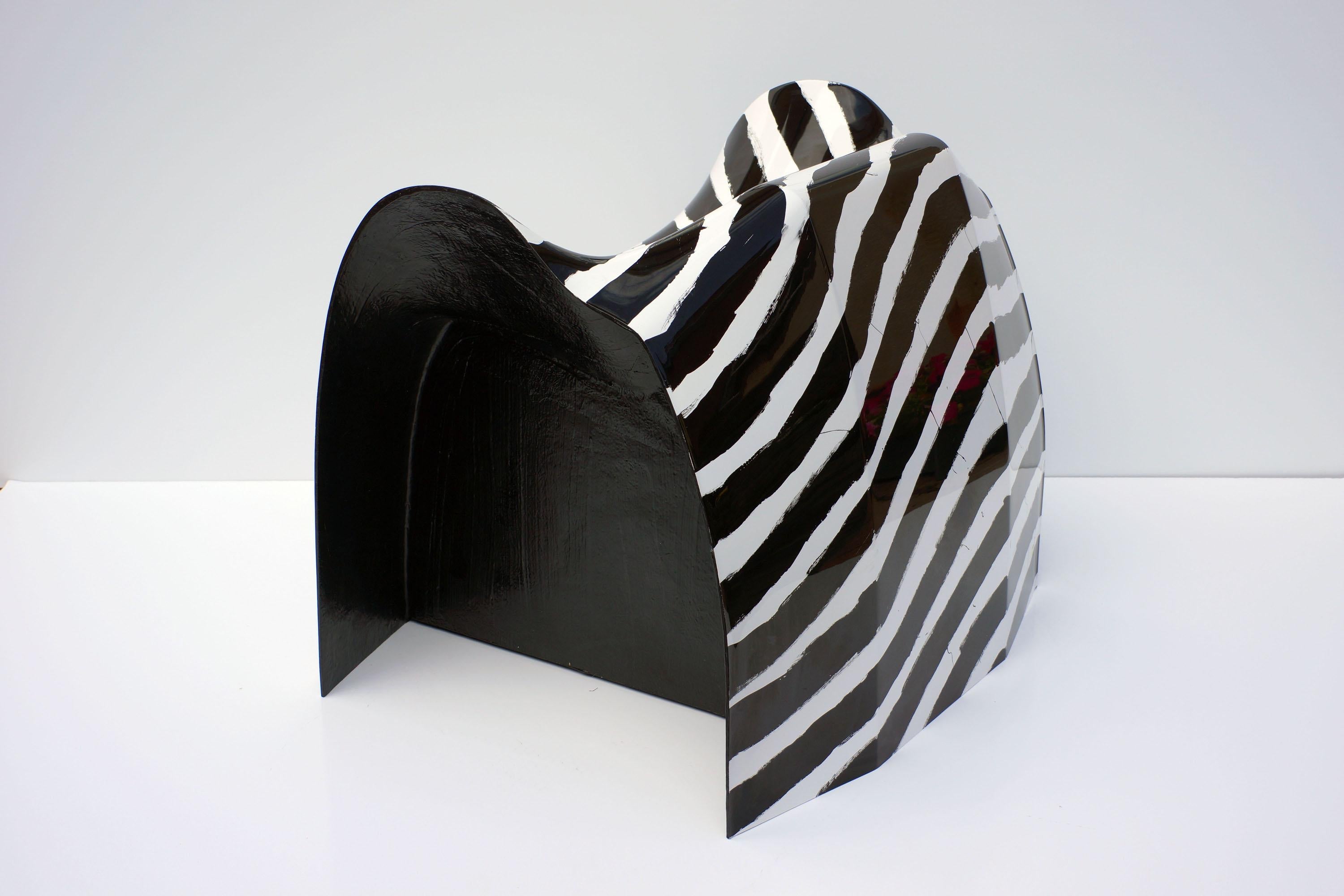 https://a.1stdibscdn.com/organic-loop-stripes-chair-in-hand-painted-fiberglass-composite-by-julian-mayor-for-sale-picture-7/f_12192/f_459148421752773859141/DSC07798_master.jpg