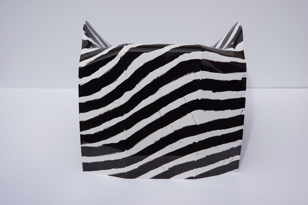 https://a.1stdibscdn.com/organic-loop-stripes-chair-in-hand-painted-fiberglass-composite-by-julian-mayor-for-sale-picture-8/f_12192/f_459148421752773861206/DSC07803_master.jpg
